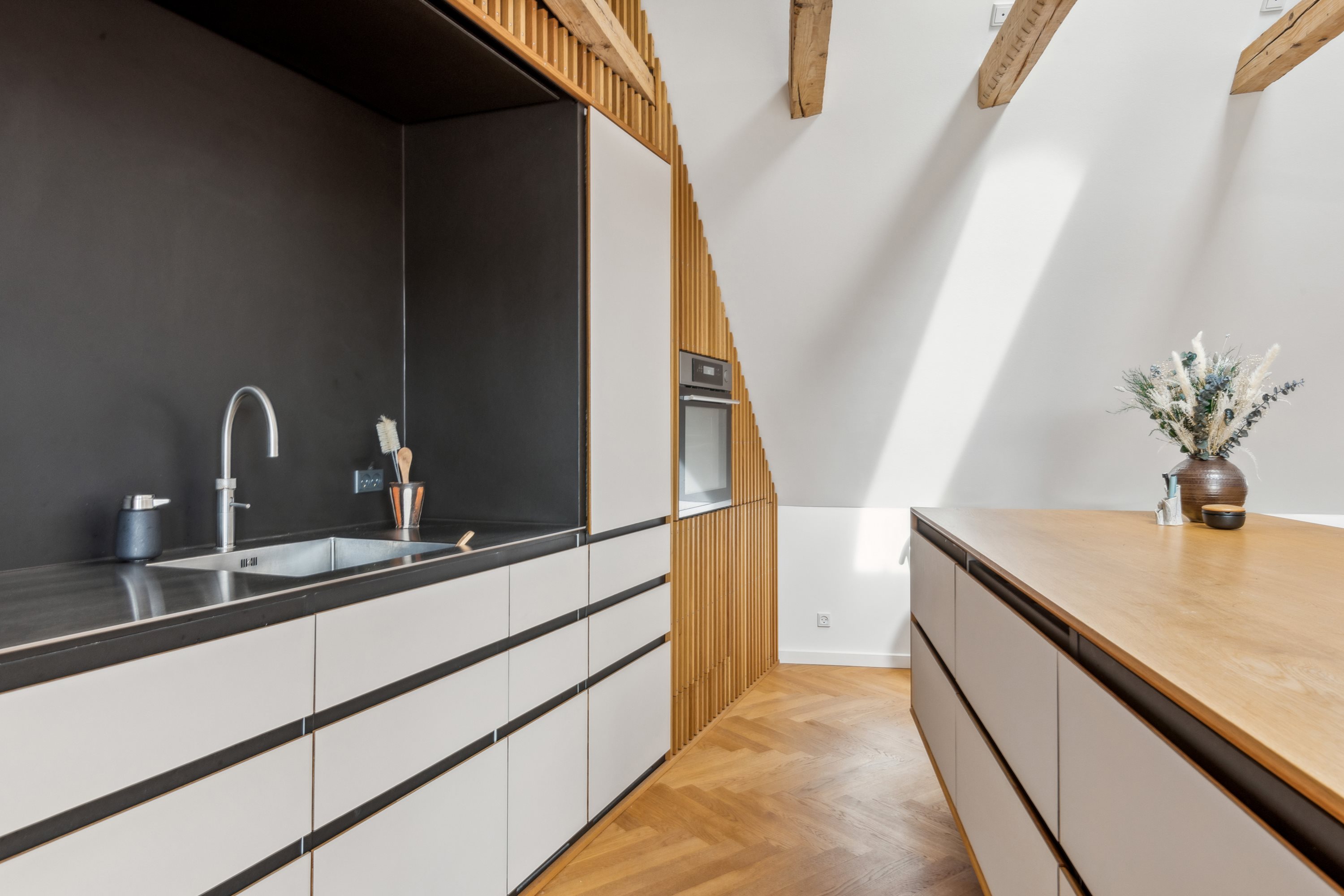 Fremhævet køkken billede i fuldskærmstilstand. Billede af Hjelmerstald 37, 1., 9000 Aalborg