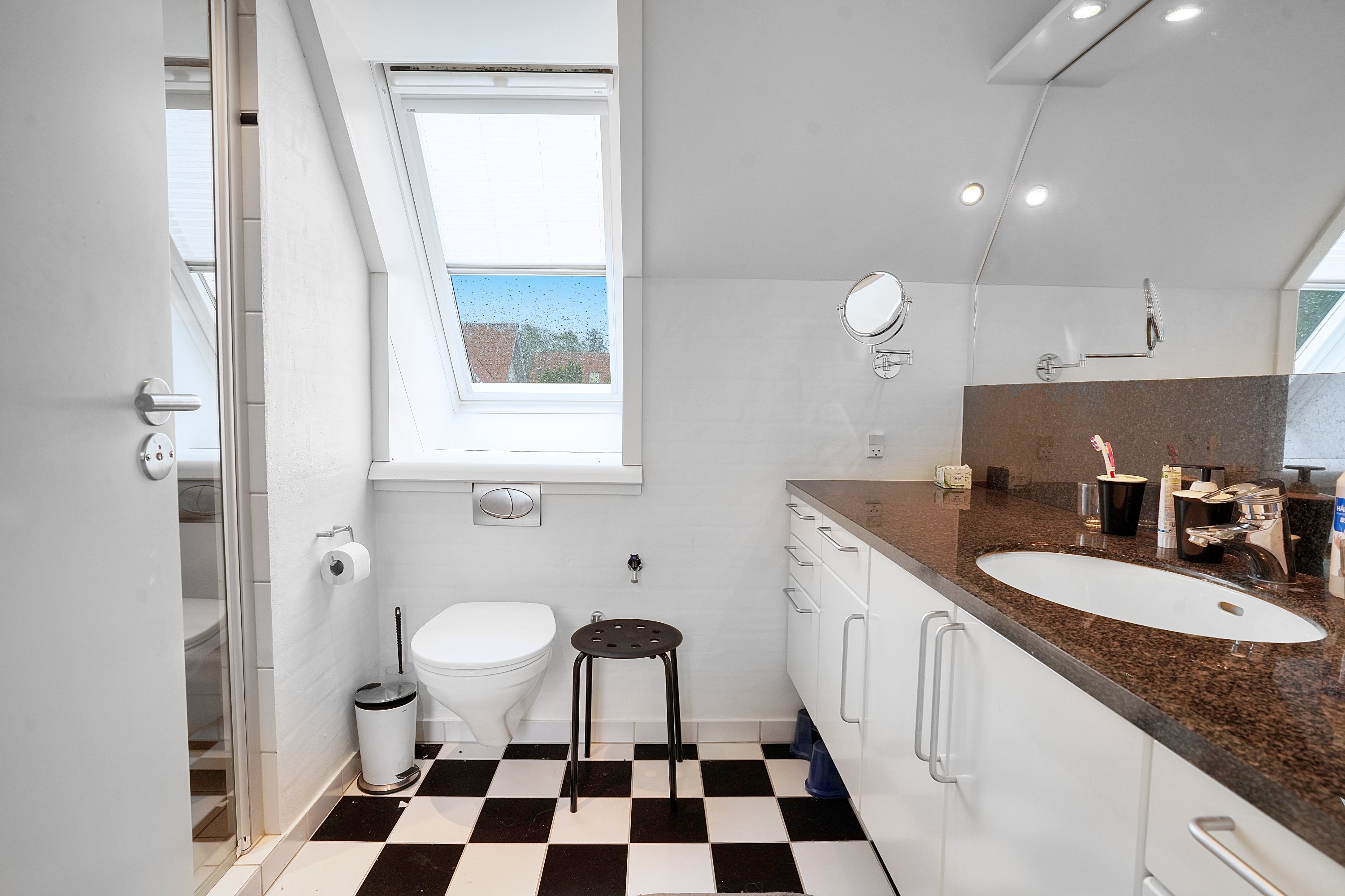 Fremhævet køkken billede i fuldskærmstilstand. Billede af Munkerup Have 10, 3120 Dronningmølle