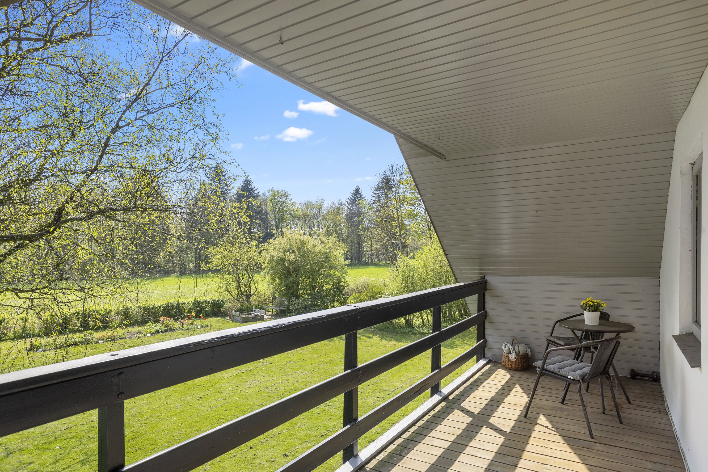 Fremhævet altan billede i fuldskærmstilstand. Billede af Volstruphedevej 22, 9300 Sæby