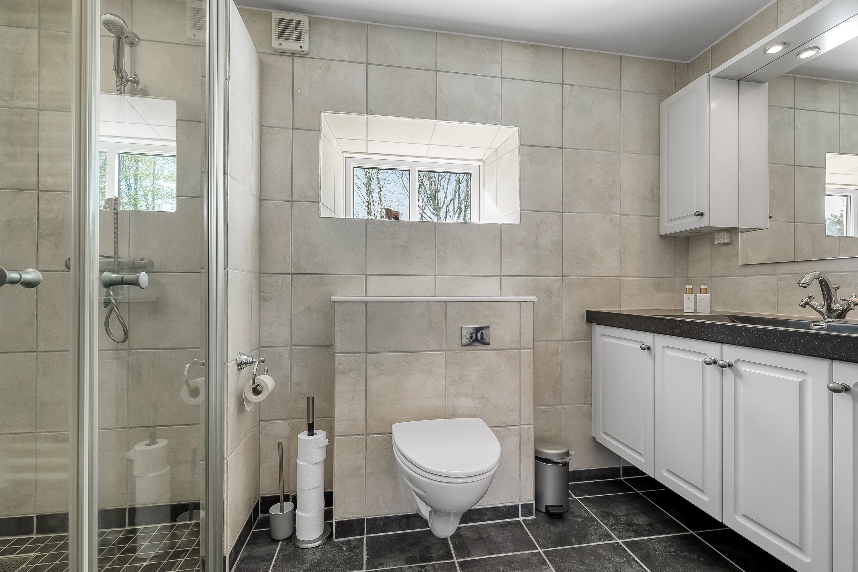 Fremhævet badeværelse billede i fuldskærmstilstand. Billede af Bøllingvej 21, 6064 Jordrup