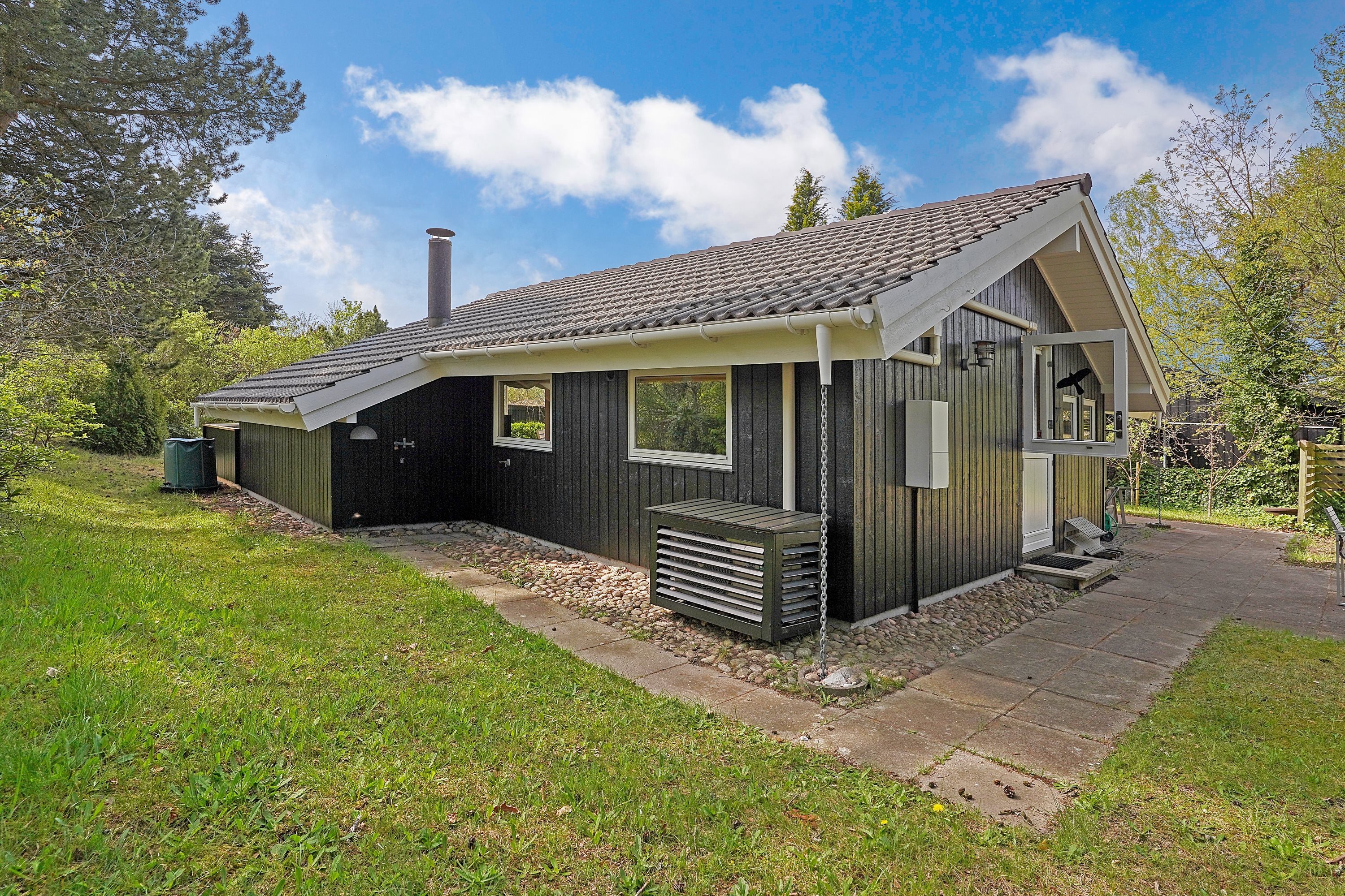 Fremhævet ejendommen billede i fuldskærmstilstand. Billede af Multebærvej 9, 3100 Hornbæk