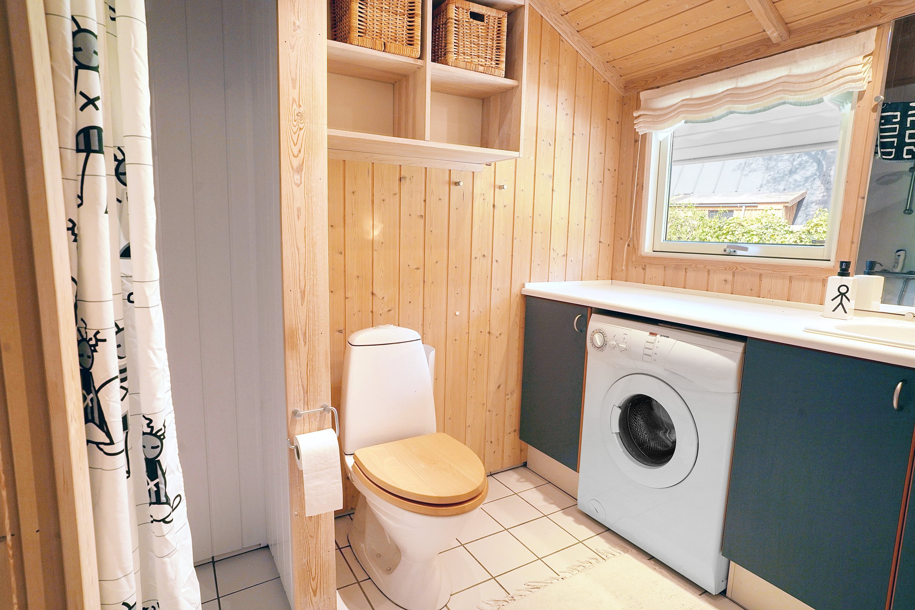 Fremhævet badeværelse billede i fuldskærmstilstand. Billede af Multebærvej 9, 3100 Hornbæk