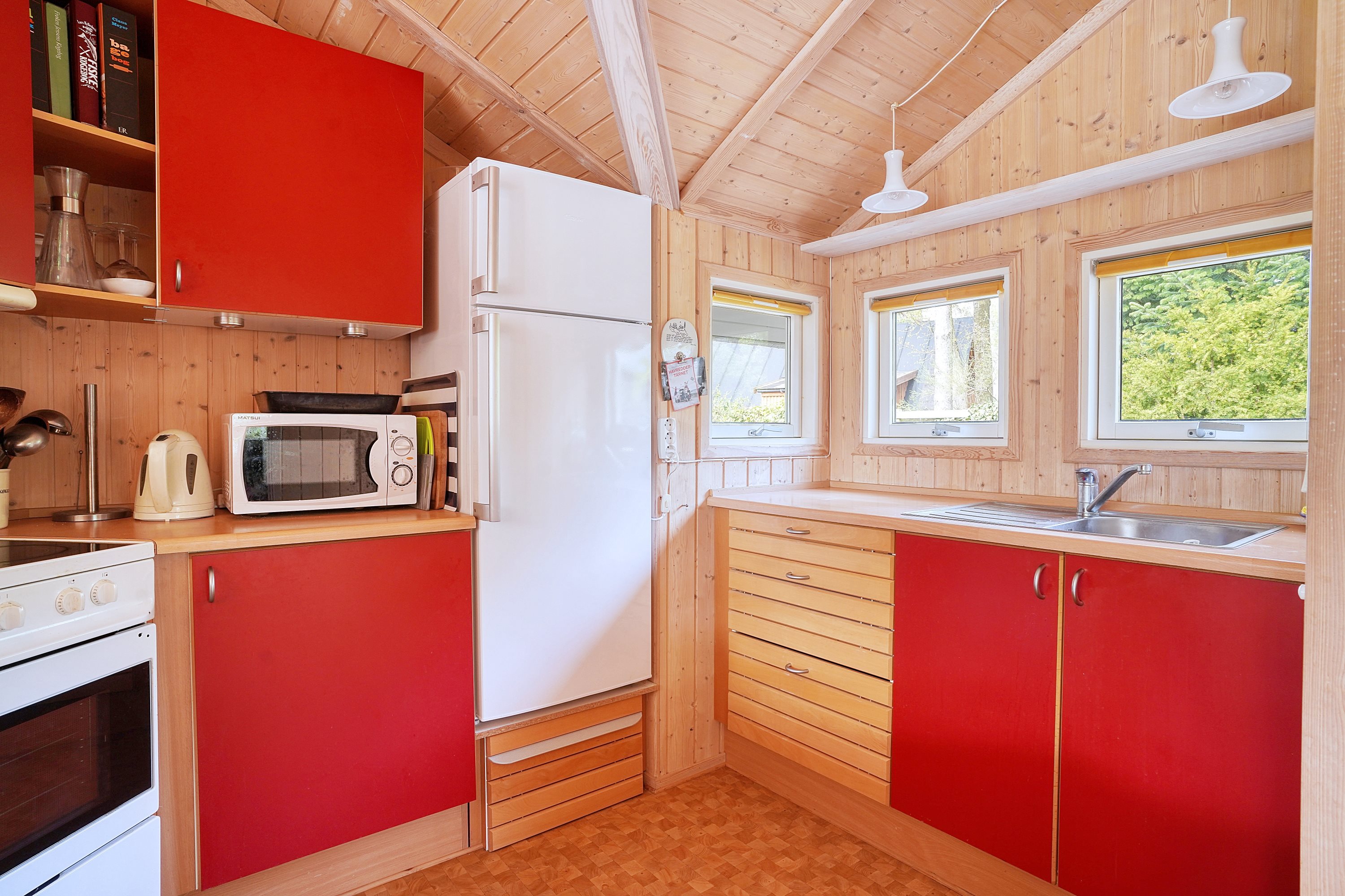 Fremhævet køkken billede i fuldskærmstilstand. Billede af Multebærvej 9, 3100 Hornbæk