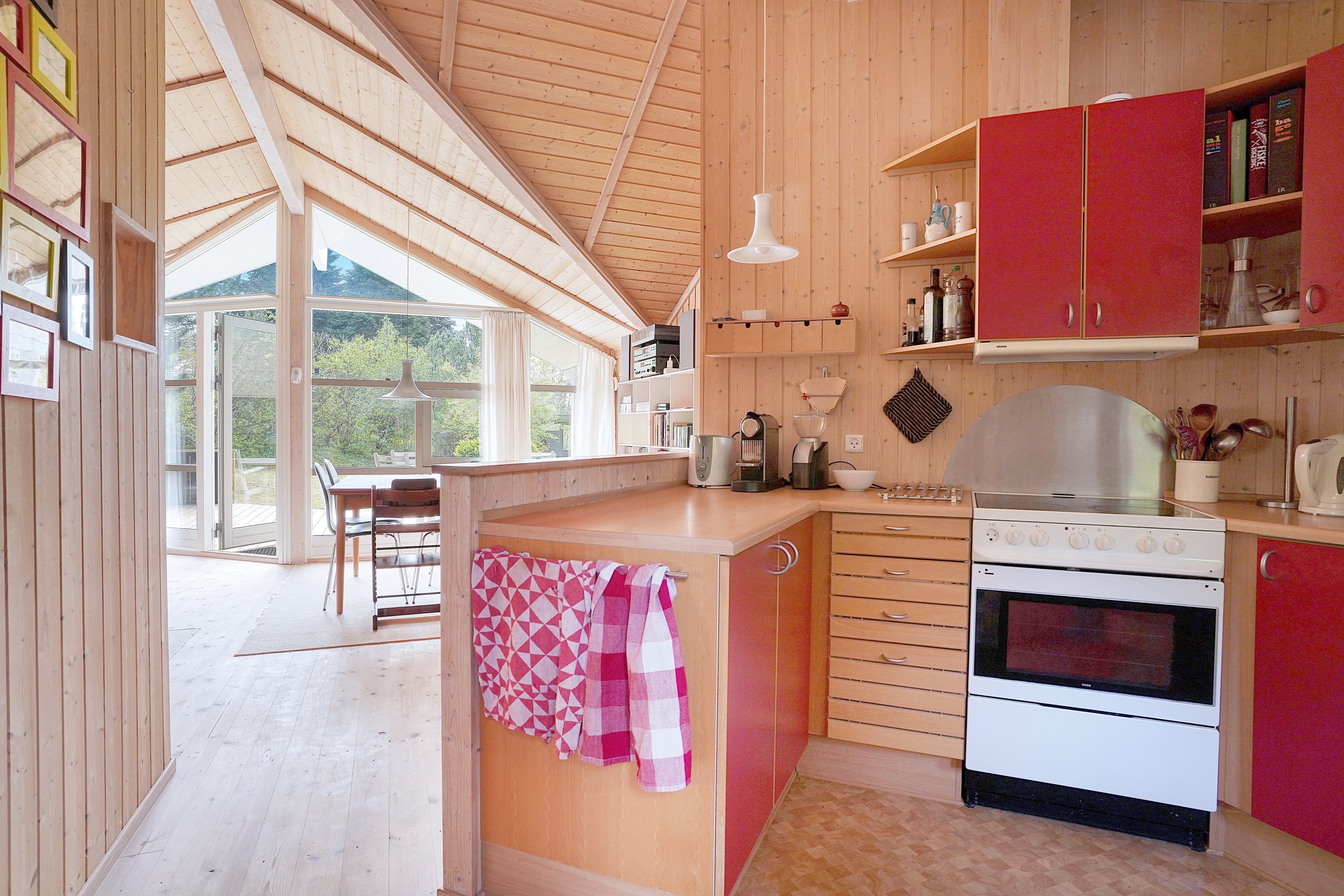 Fremhævet køkken billede i fuldskærmstilstand. Billede af Multebærvej 9, 3100 Hornbæk