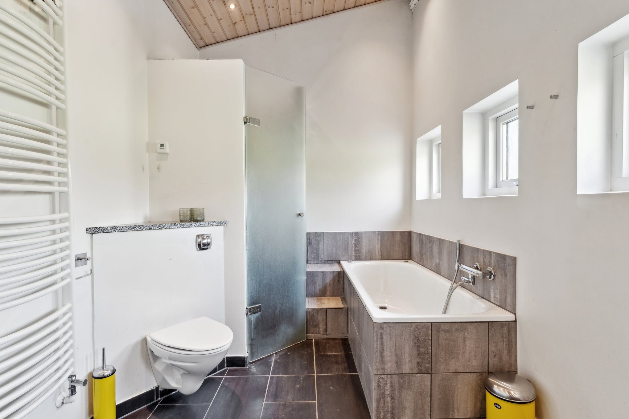 Fremhævet badeværelse billede i fuldskærmstilstand. Billede af Marienborgvej 5, 8930 Randers NØ