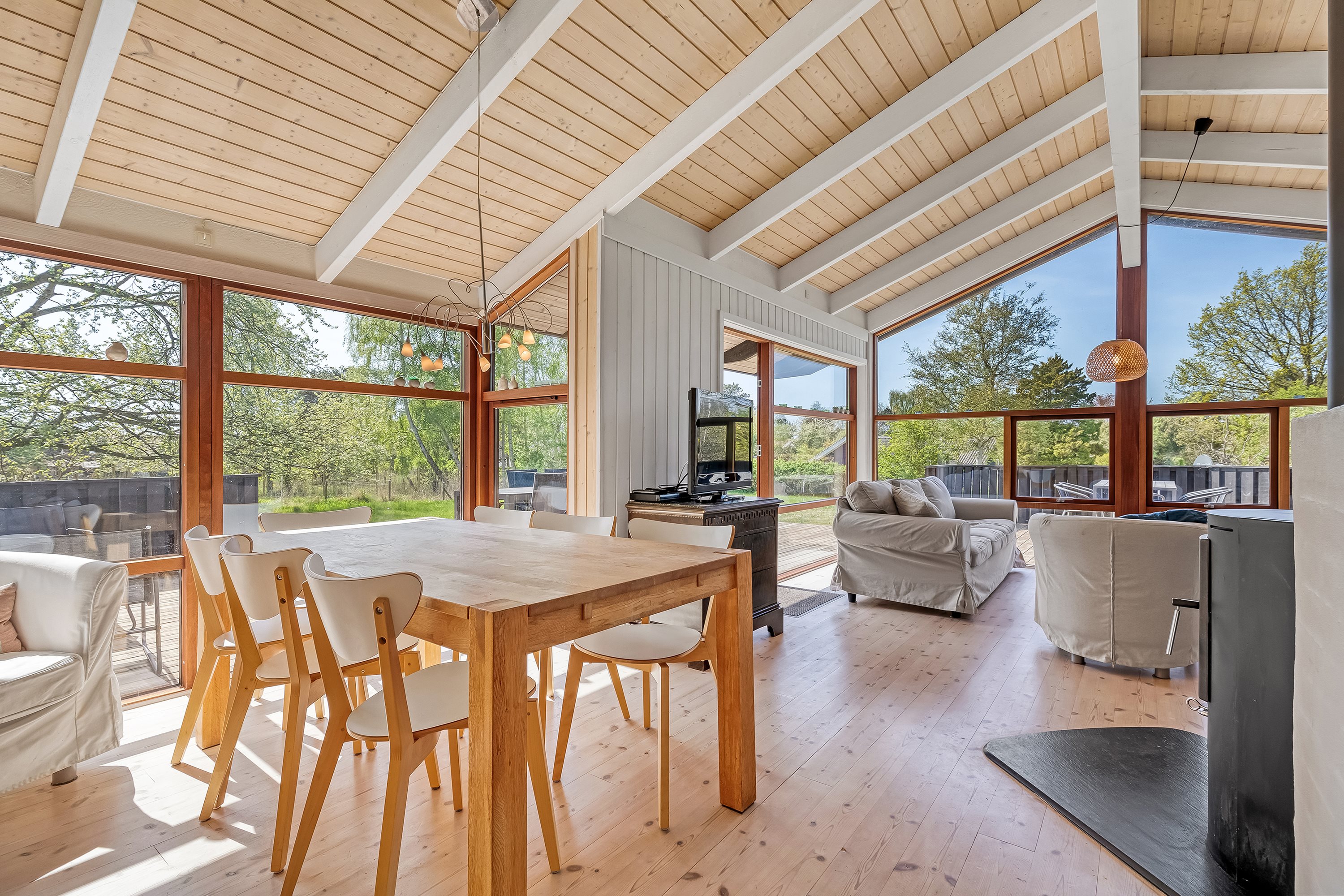 Fremhævet alrum billede i fuldskærmstilstand. Billede af Knold-Åsen 26, Rågeleje, 3210 Vejby