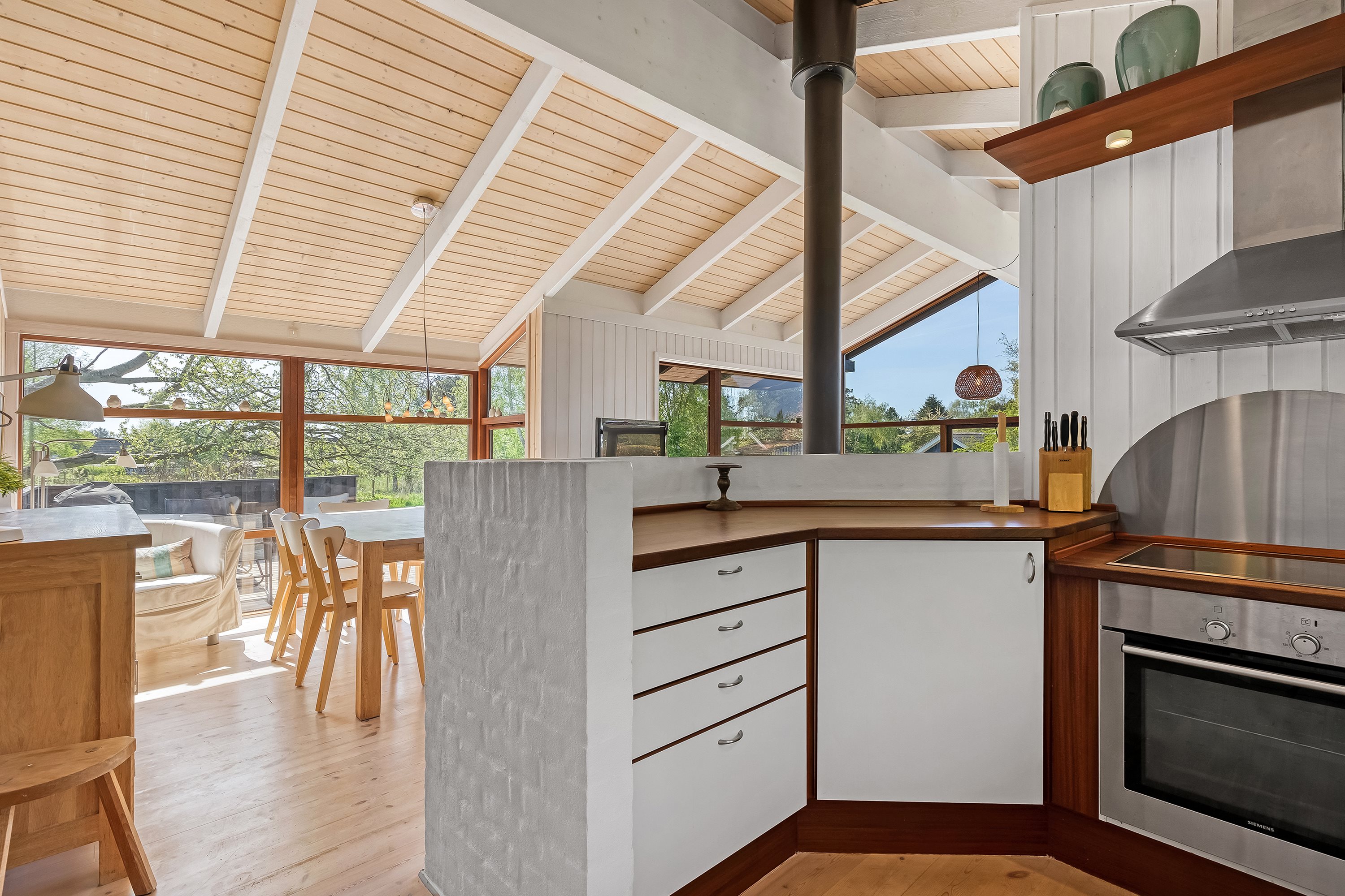 Fremhævet køkken billede i fuldskærmstilstand. Billede af Knold-Åsen 26, Rågeleje, 3210 Vejby