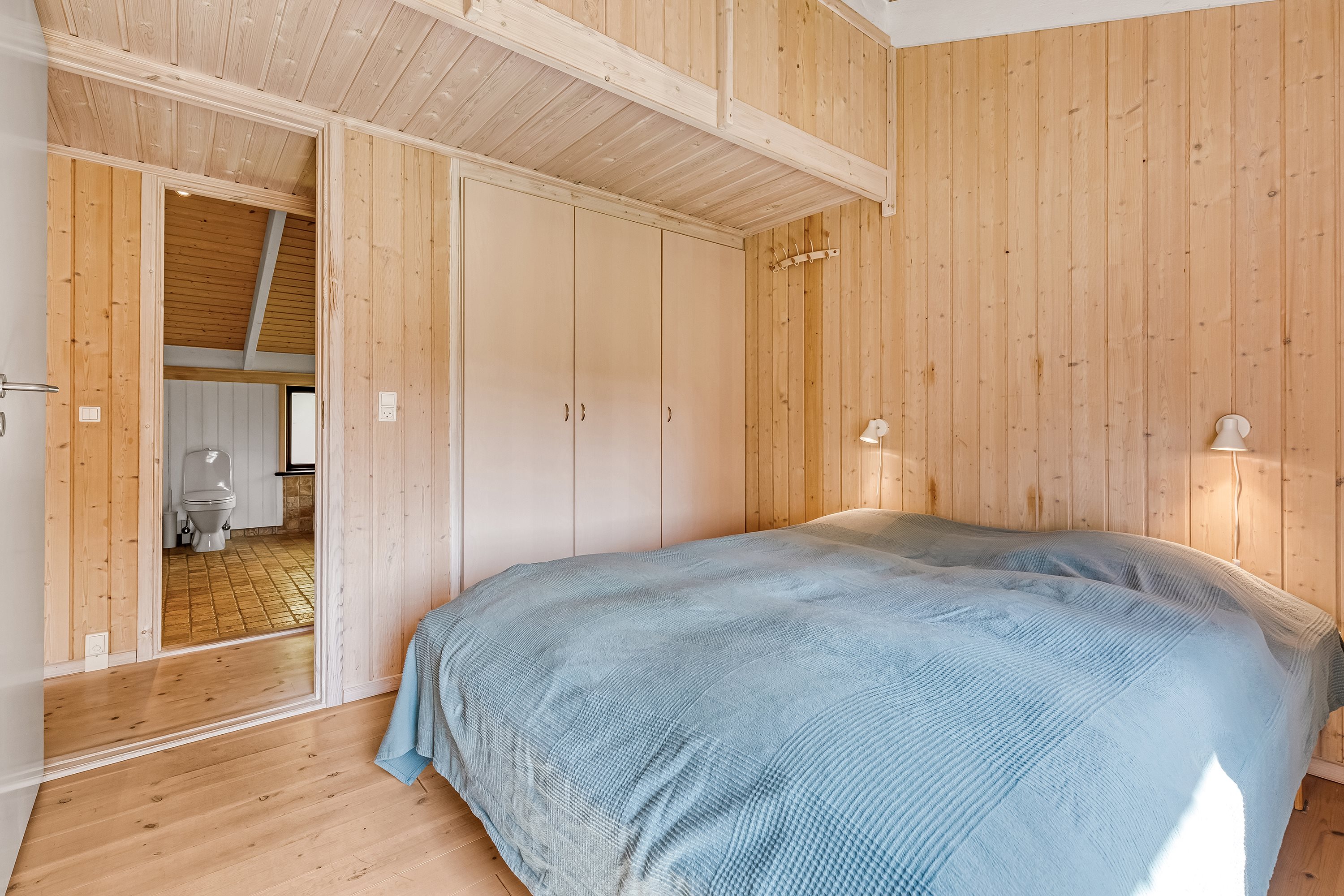 Fremhævet soveværelse billede i fuldskærmstilstand. Billede af Knold-Åsen 26, Rågeleje, 3210 Vejby