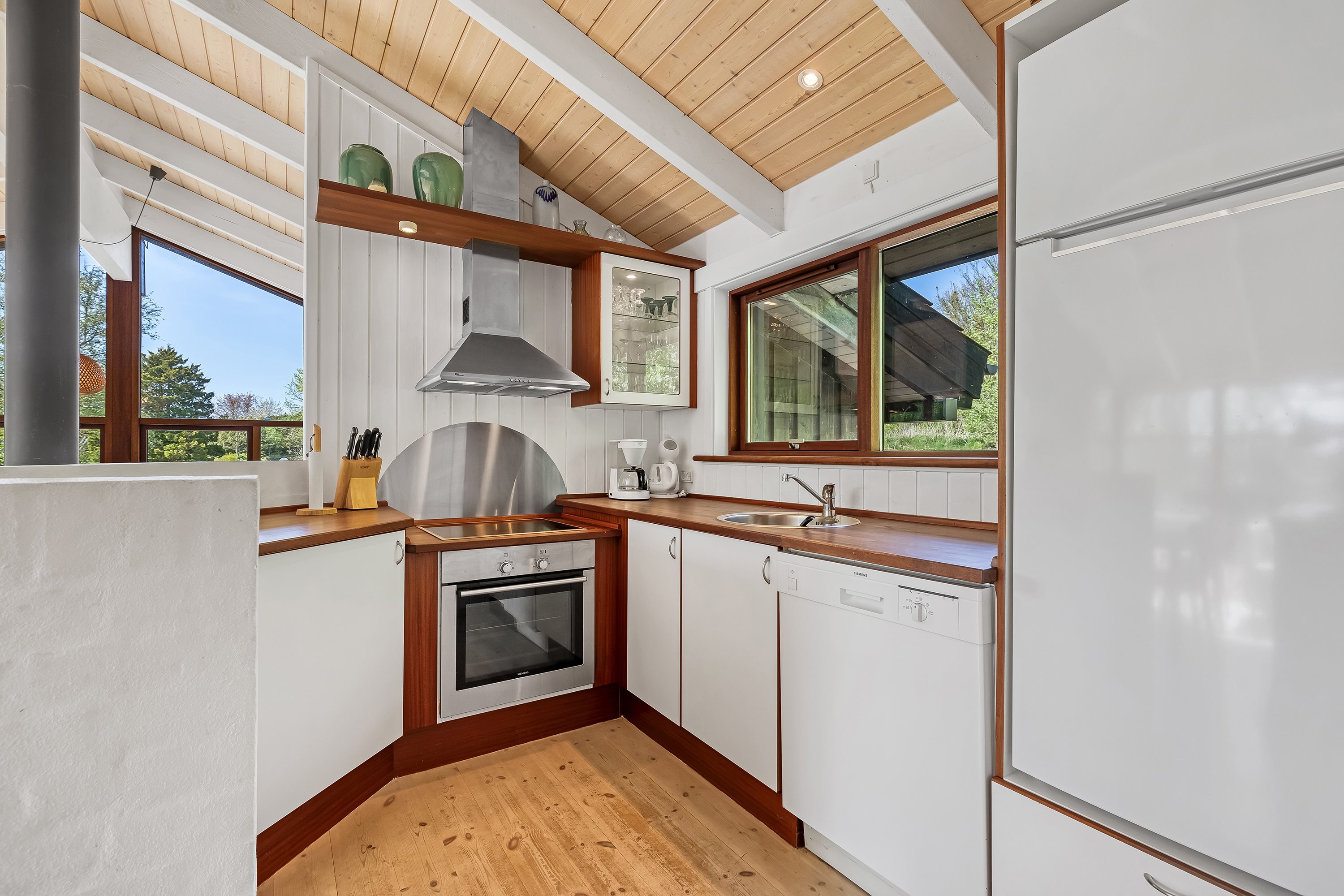 Fremhævet køkken billede i fuldskærmstilstand. Billede af Knold-Åsen 26, Rågeleje, 3210 Vejby