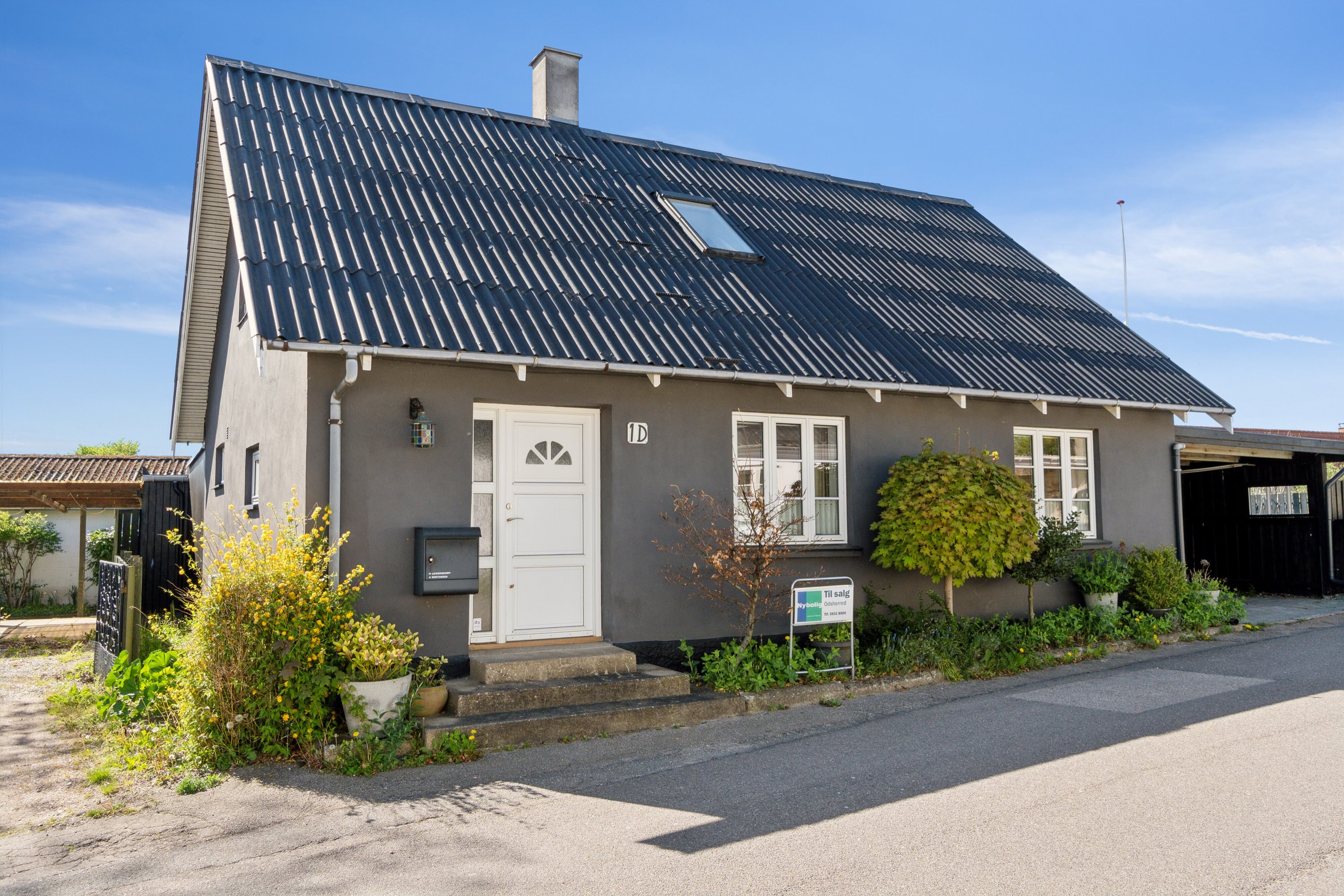 Miniaturebillede 1: udendørs. Billede af Bag Kirken 1D, 4573 Højby