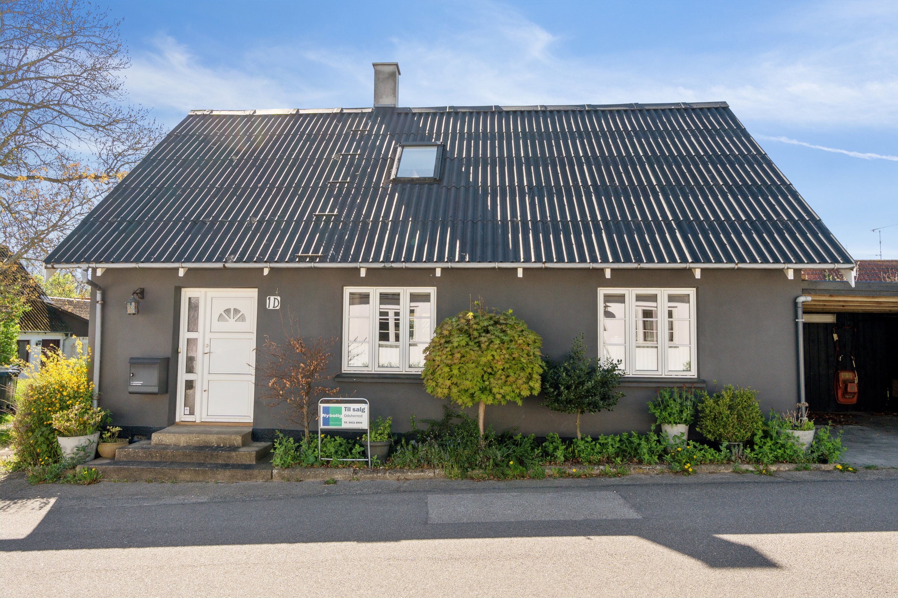 Fremhævet udendørs billede i fuldskærmstilstand. Billede af Bag Kirken 1D, 4573 Højby