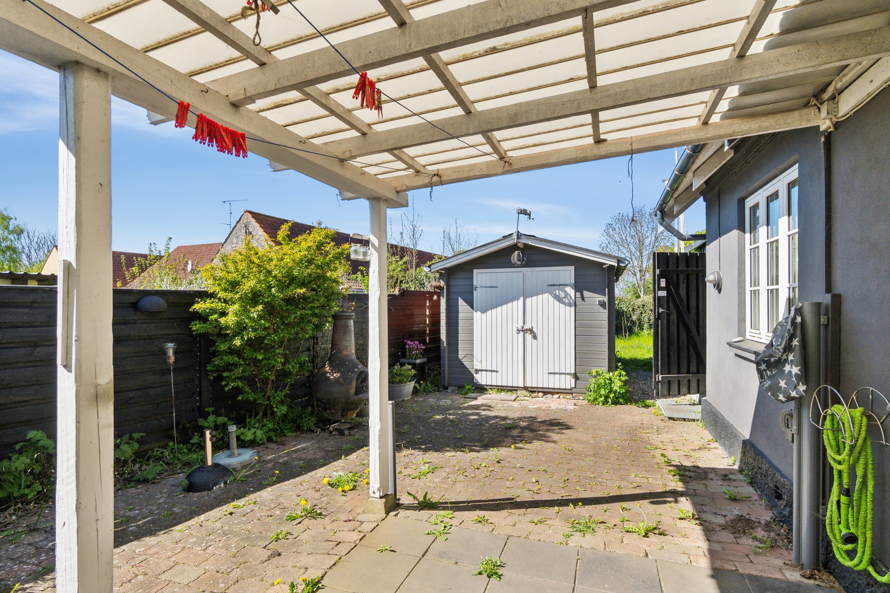 Fremhævet udendørs billede i fuldskærmstilstand. Billede af Bag Kirken 1D, 4573 Højby