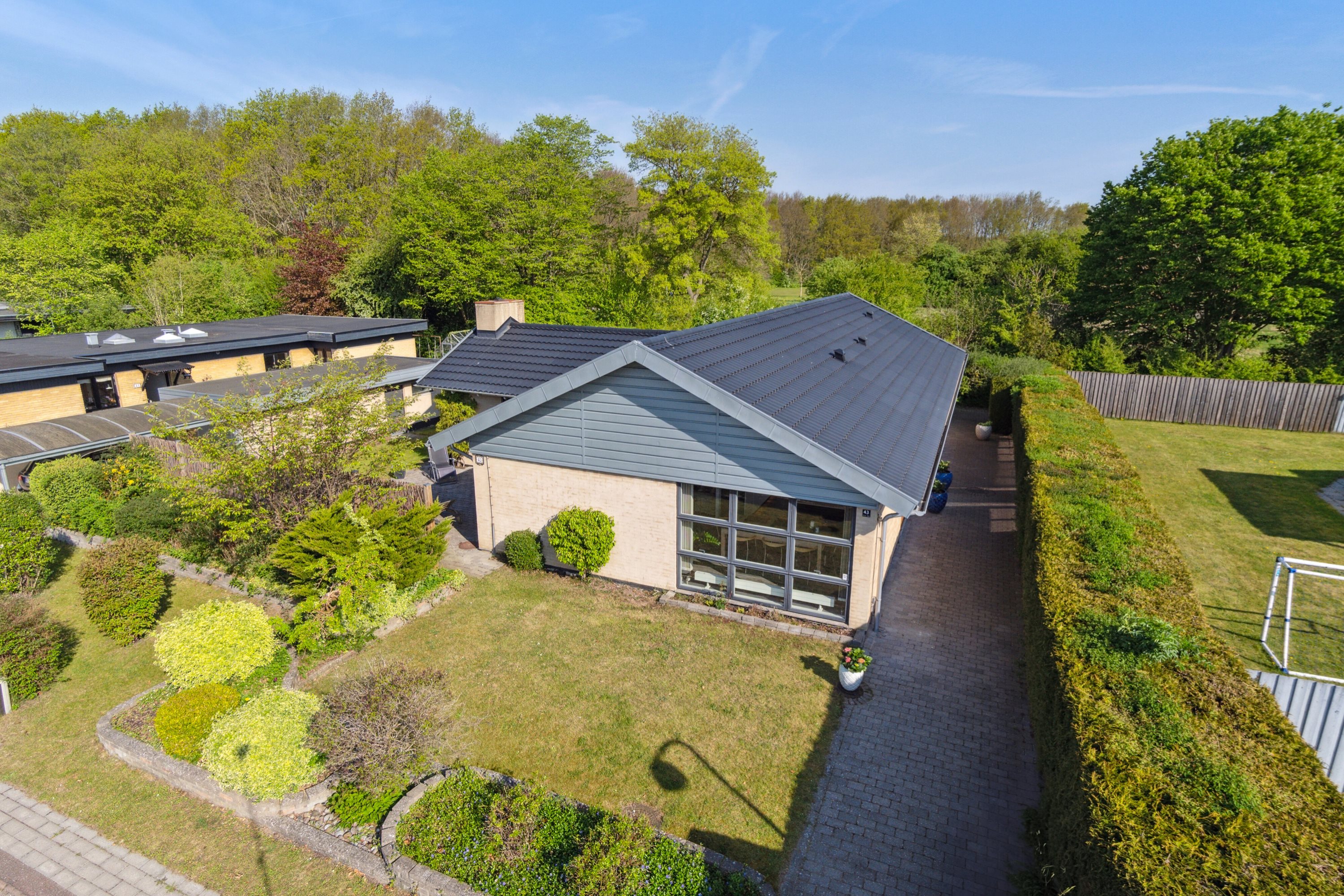 Fremhævet set fra vejen billede i fuldskærmstilstand. Billede af Borgager 43, 2620 Albertslund