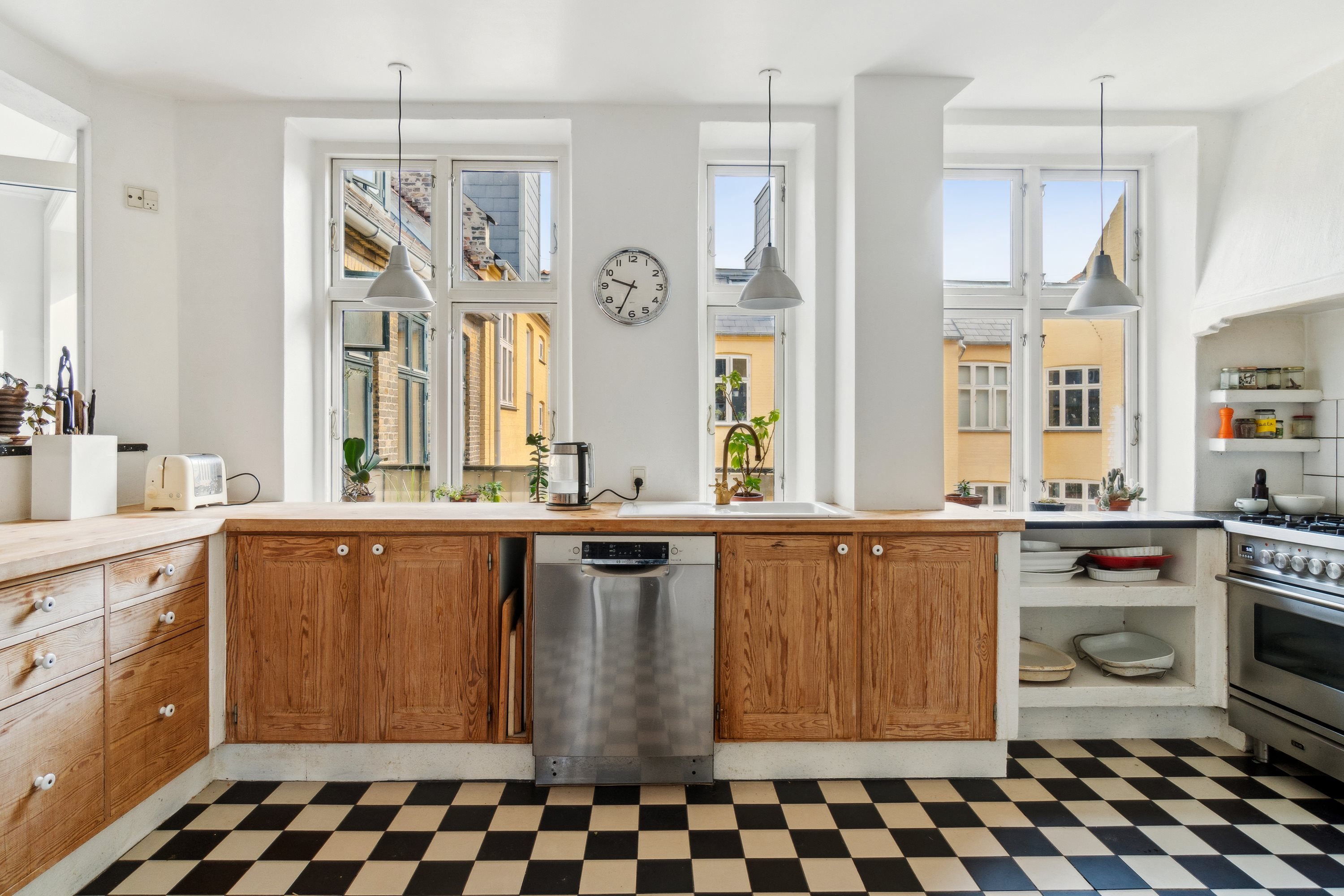 Fremhævet køkken billede i fuldskærmstilstand. Billede af Wesselsgade 13, 4. tv., 2200 København N