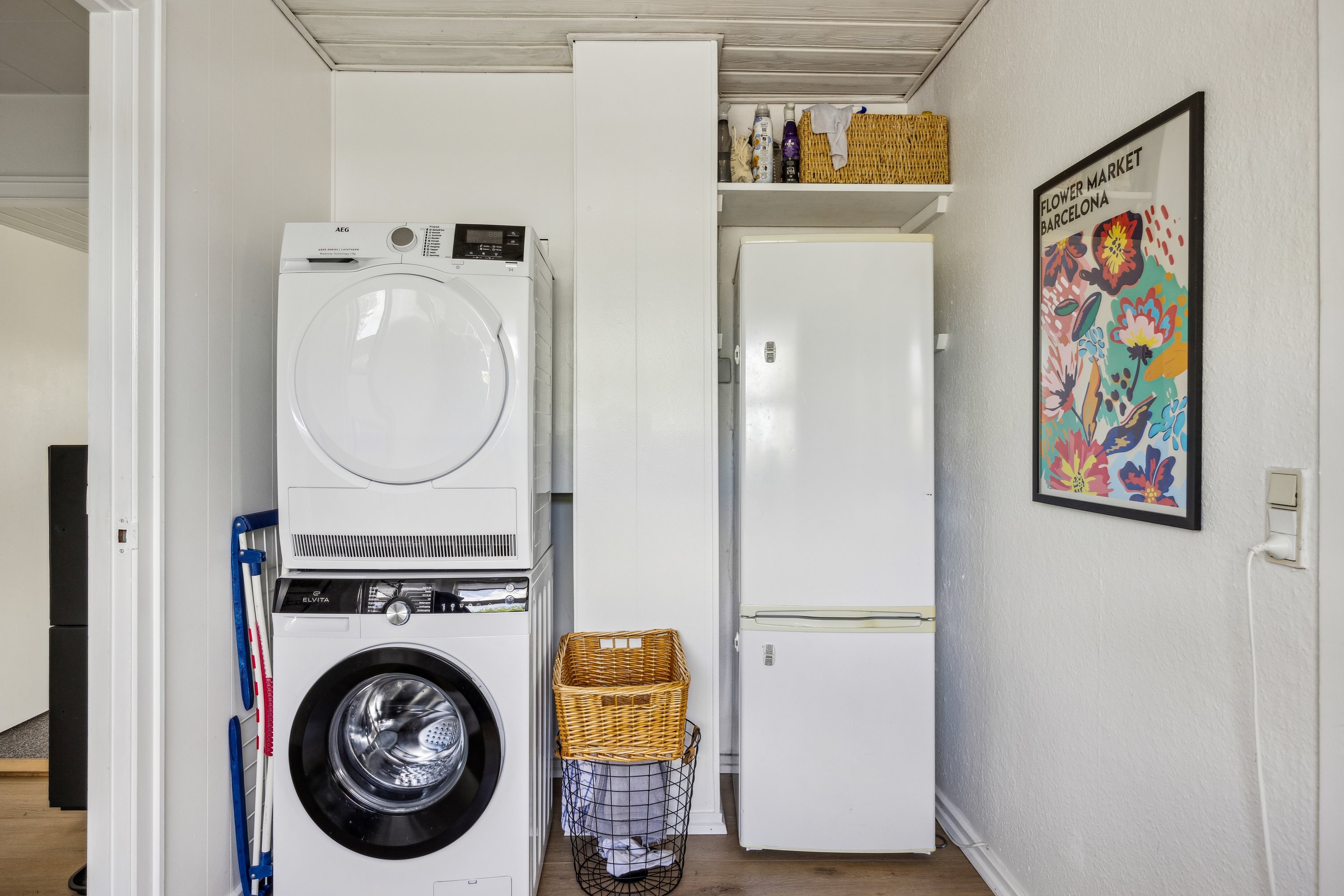 Fremhævet gang billede i fuldskærmstilstand. Billede af Linde Alle 27, 8963 Auning