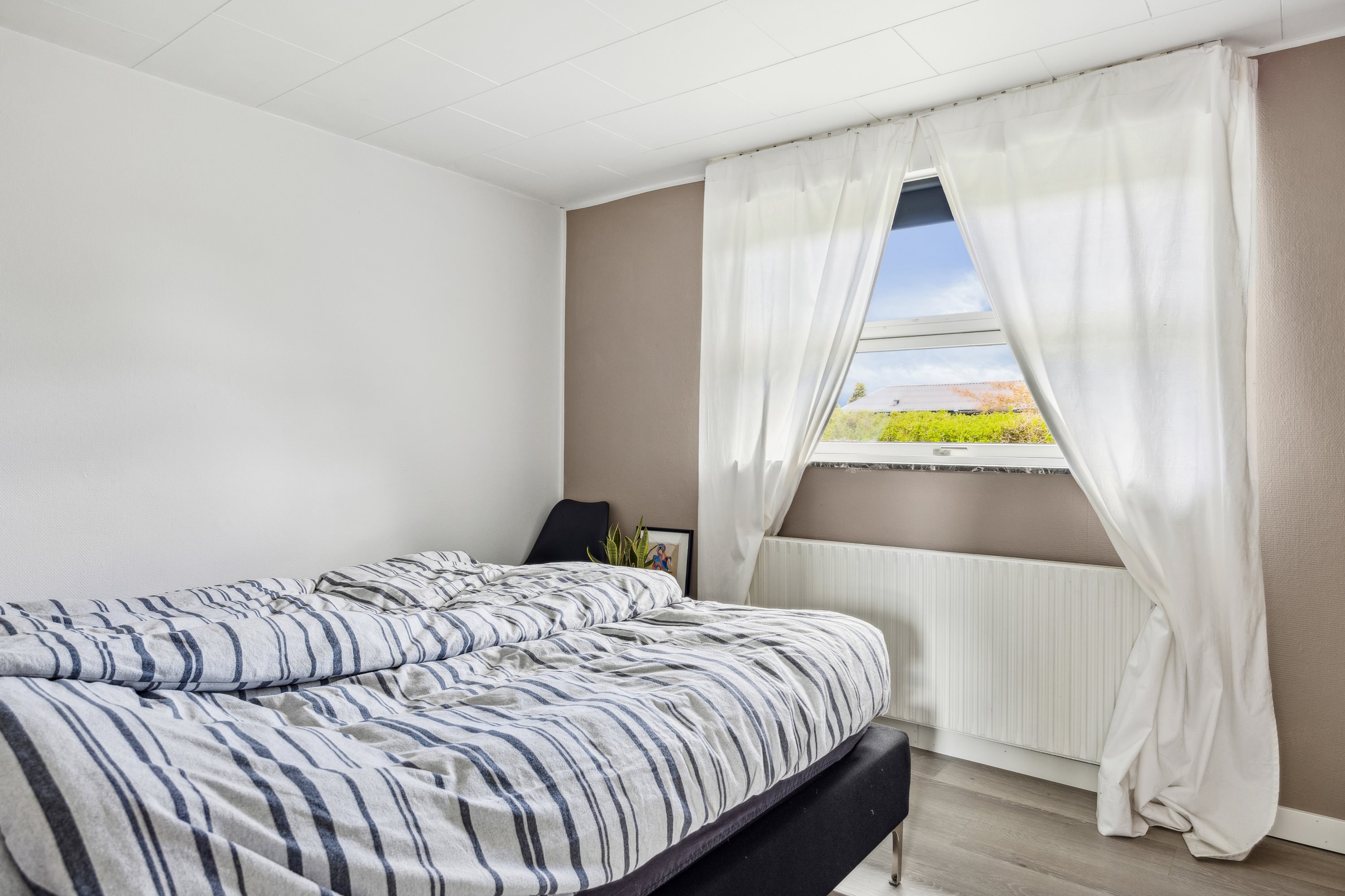 Fremhævet værelse billede i fuldskærmstilstand. Billede af Linde Alle 27, 8963 Auning