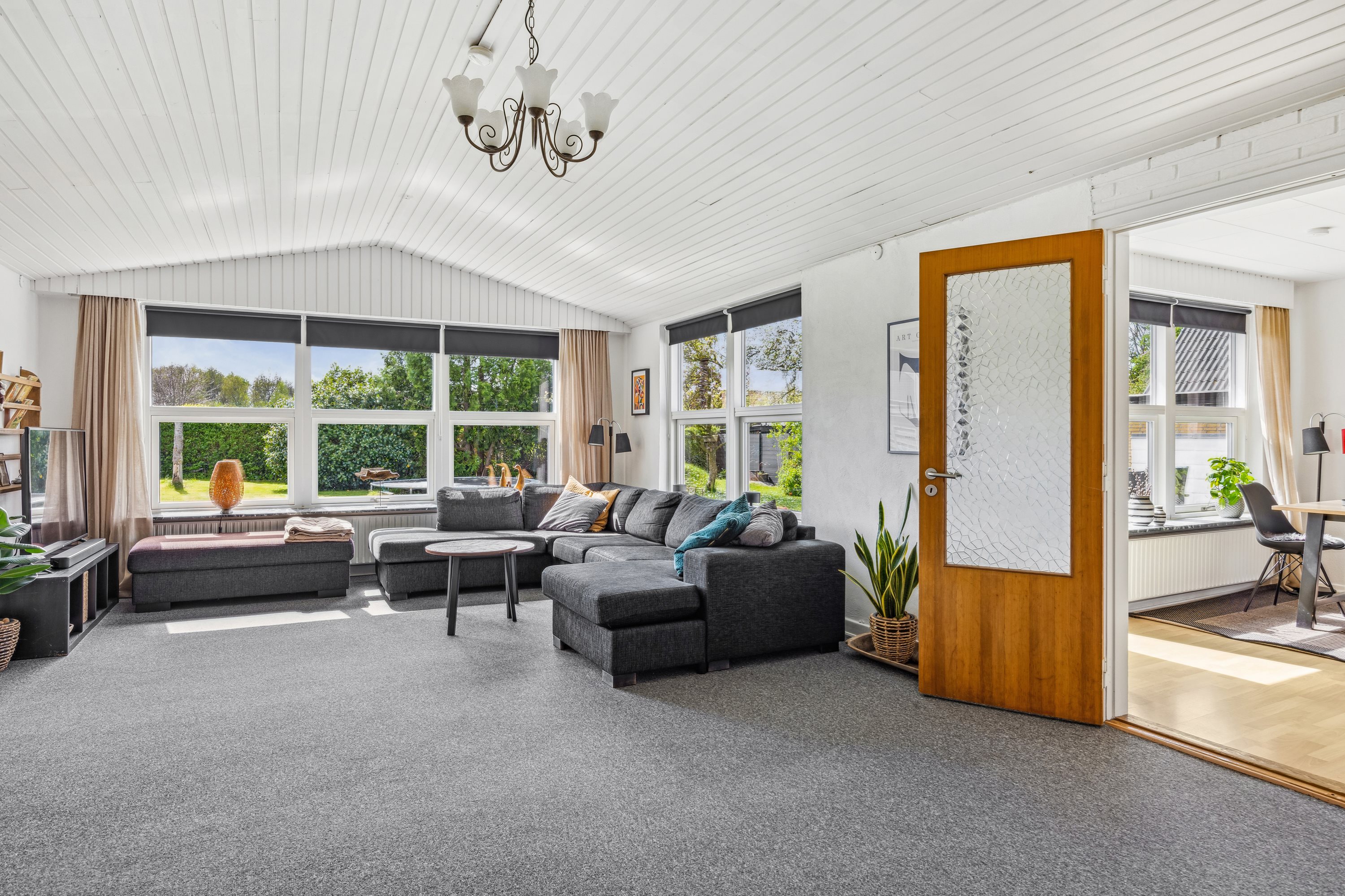 Fremhævet stue billede i fuldskærmstilstand. Billede af Linde Alle 27, 8963 Auning