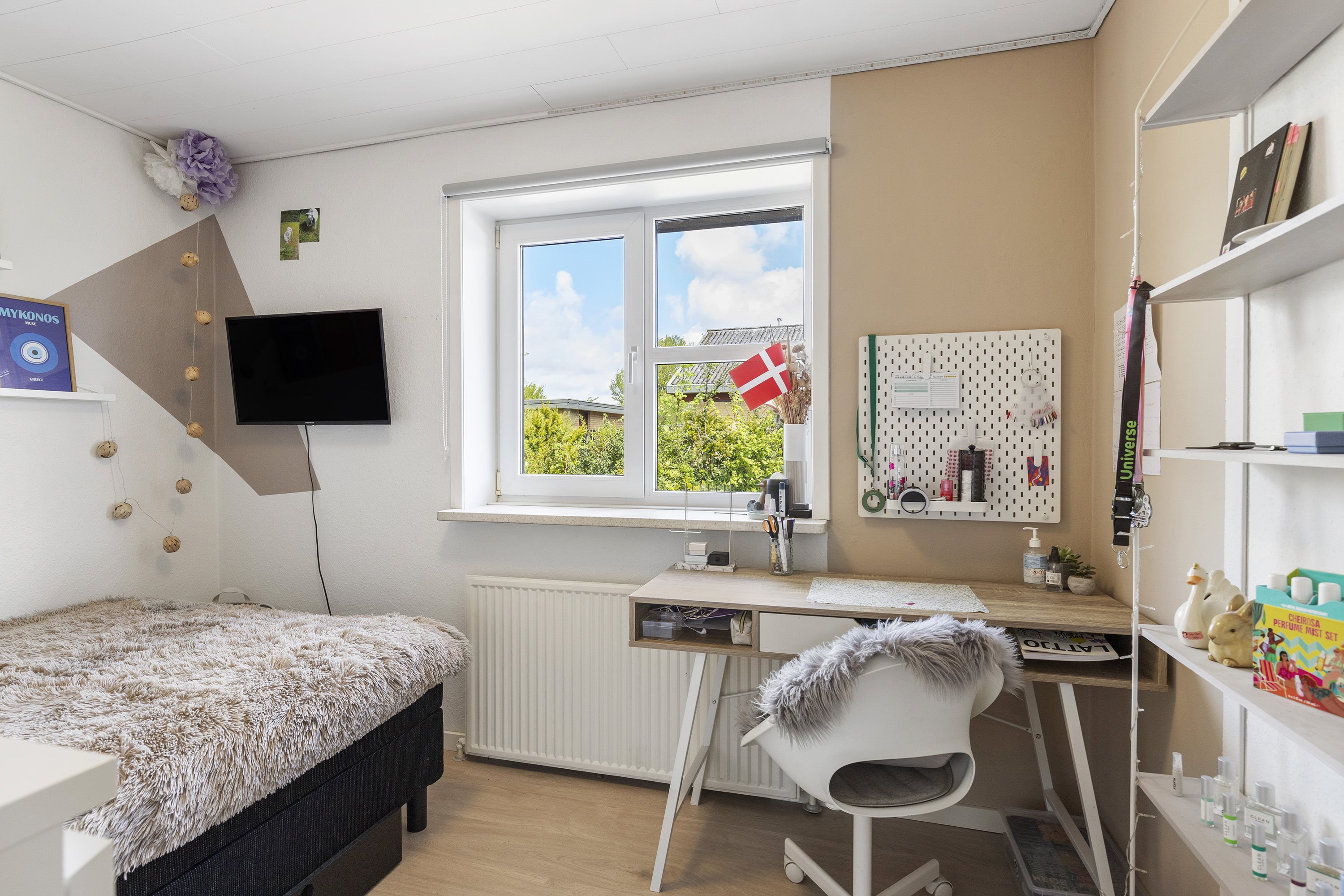 Fremhævet værelse billede i fuldskærmstilstand. Billede af Havørnens Vænge 5, 9700 Brønderslev