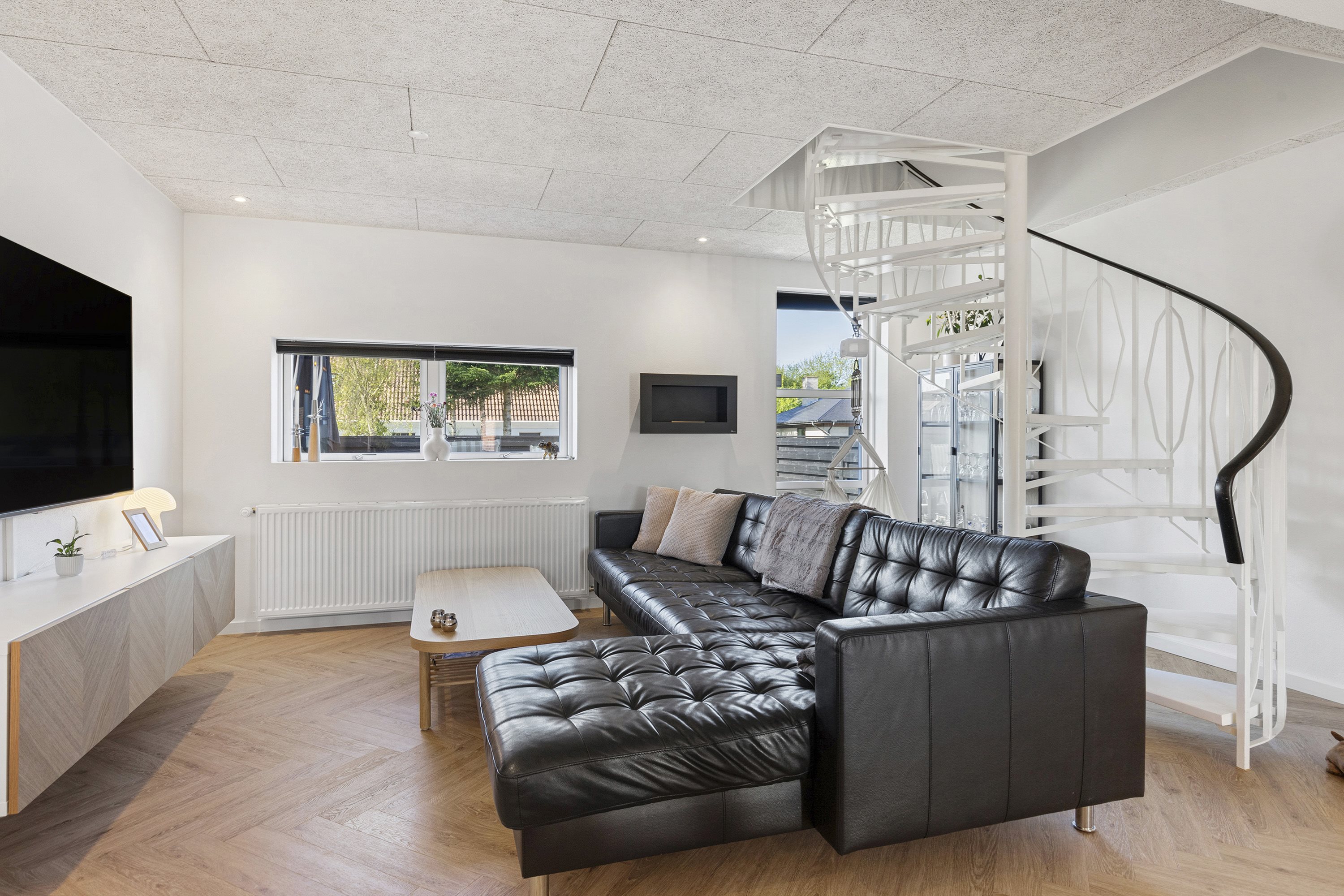 Fremhævet stue billede i fuldskærmstilstand. Billede af Teglvej 31A, 9800 Hjørring