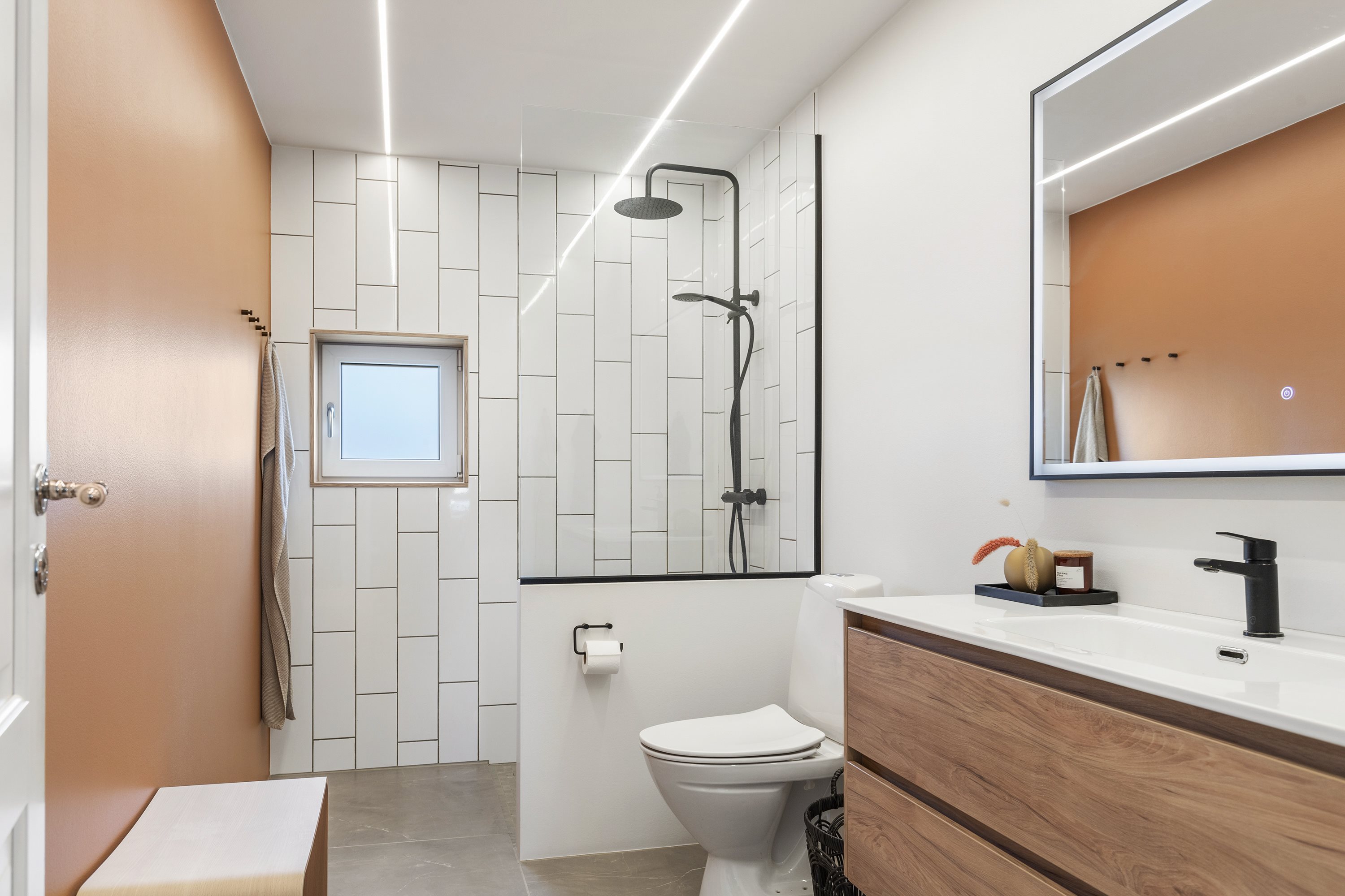 Fremhævet badeværelse billede i fuldskærmstilstand. Billede af Havørnens Vænge 5, 9700 Brønderslev