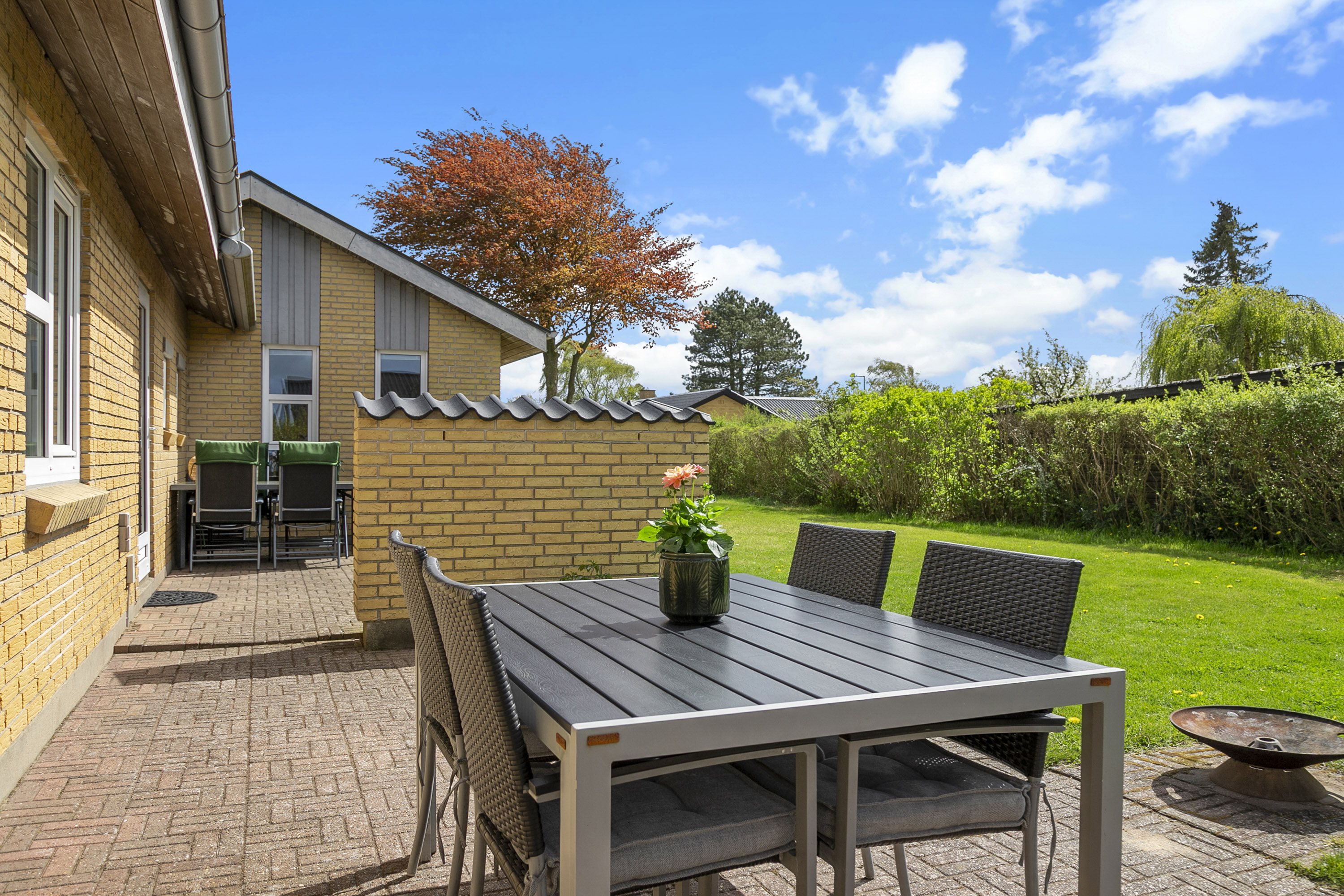 Fremhævet terrasse billede i fuldskærmstilstand. Billede af Havørnens Vænge 5, 9700 Brønderslev