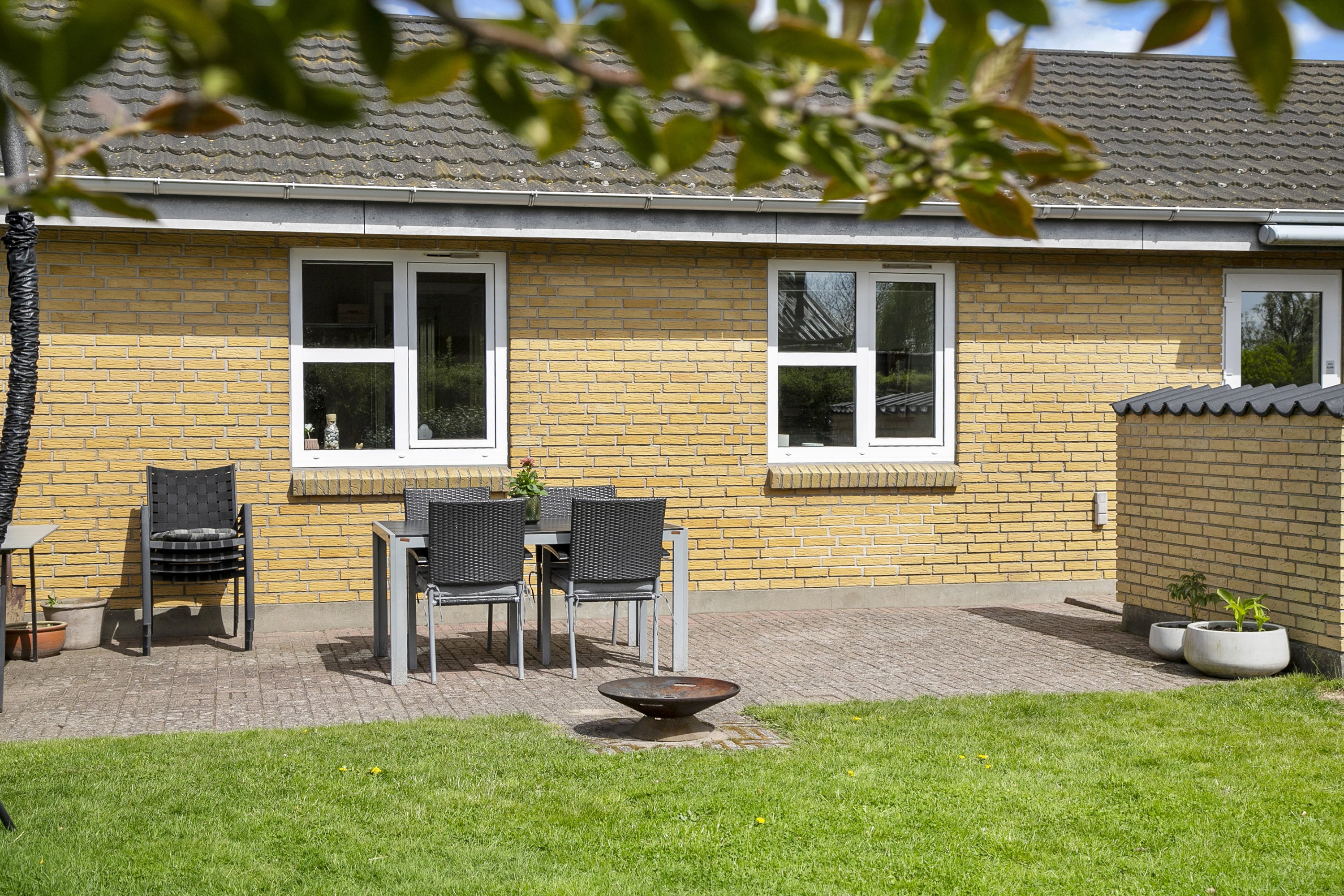 Fremhævet terrasse billede i fuldskærmstilstand. Billede af Havørnens Vænge 5, 9700 Brønderslev