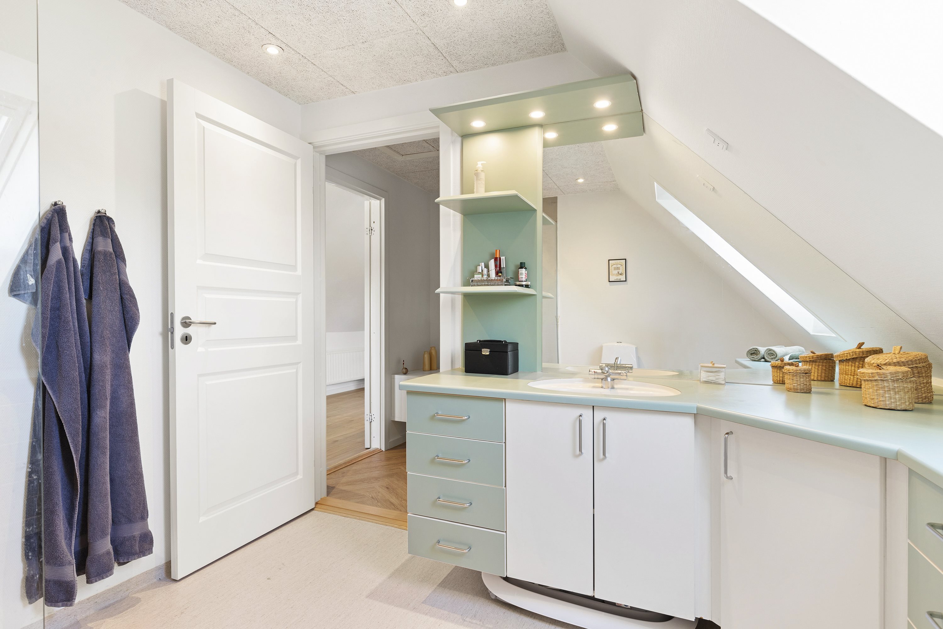 Fremhævet badeværelse billede i fuldskærmstilstand. Billede af Teglvej 31A, 9800 Hjørring