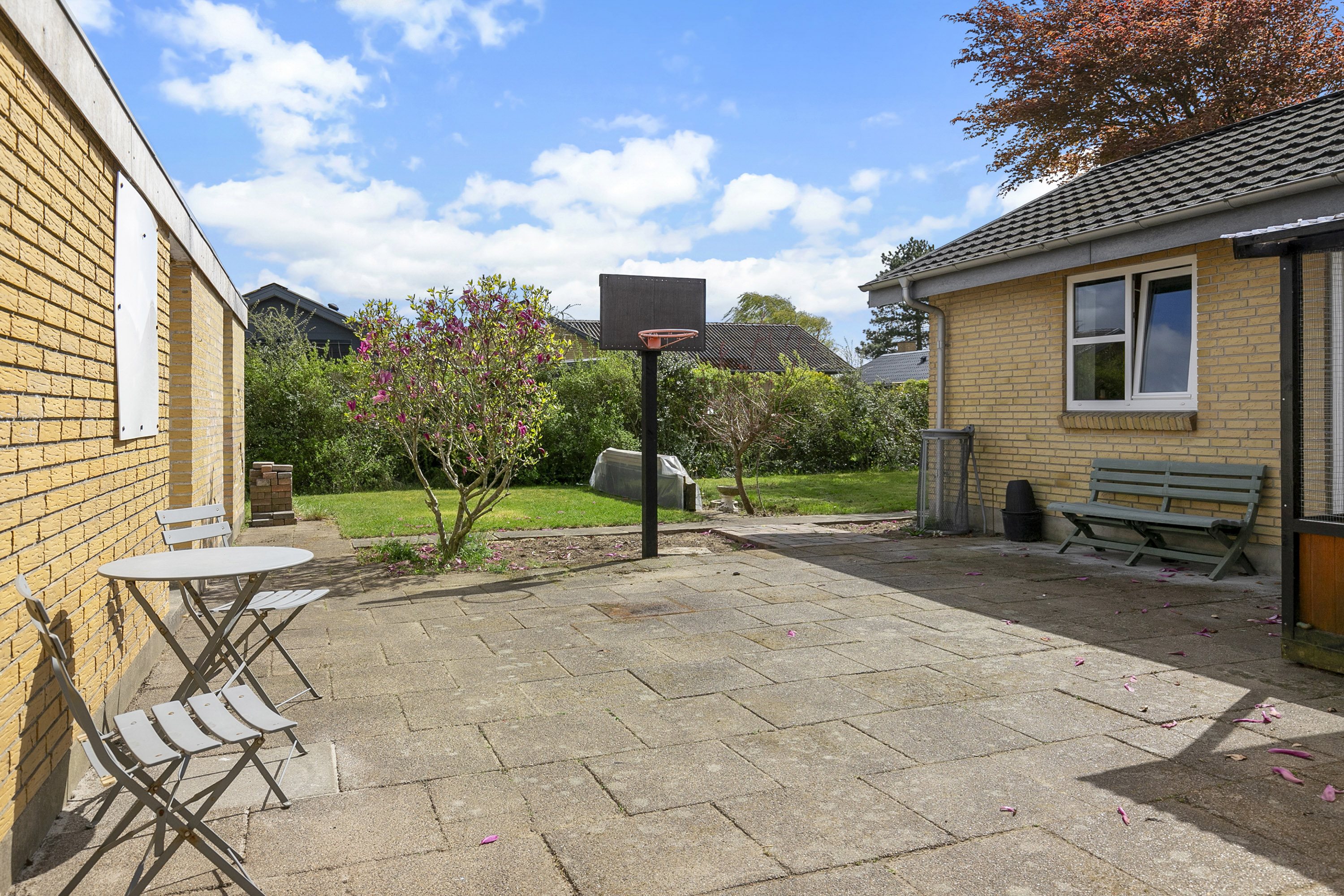 Fremhævet terrasse billede i fuldskærmstilstand. Billede af Havørnens Vænge 5, 9700 Brønderslev