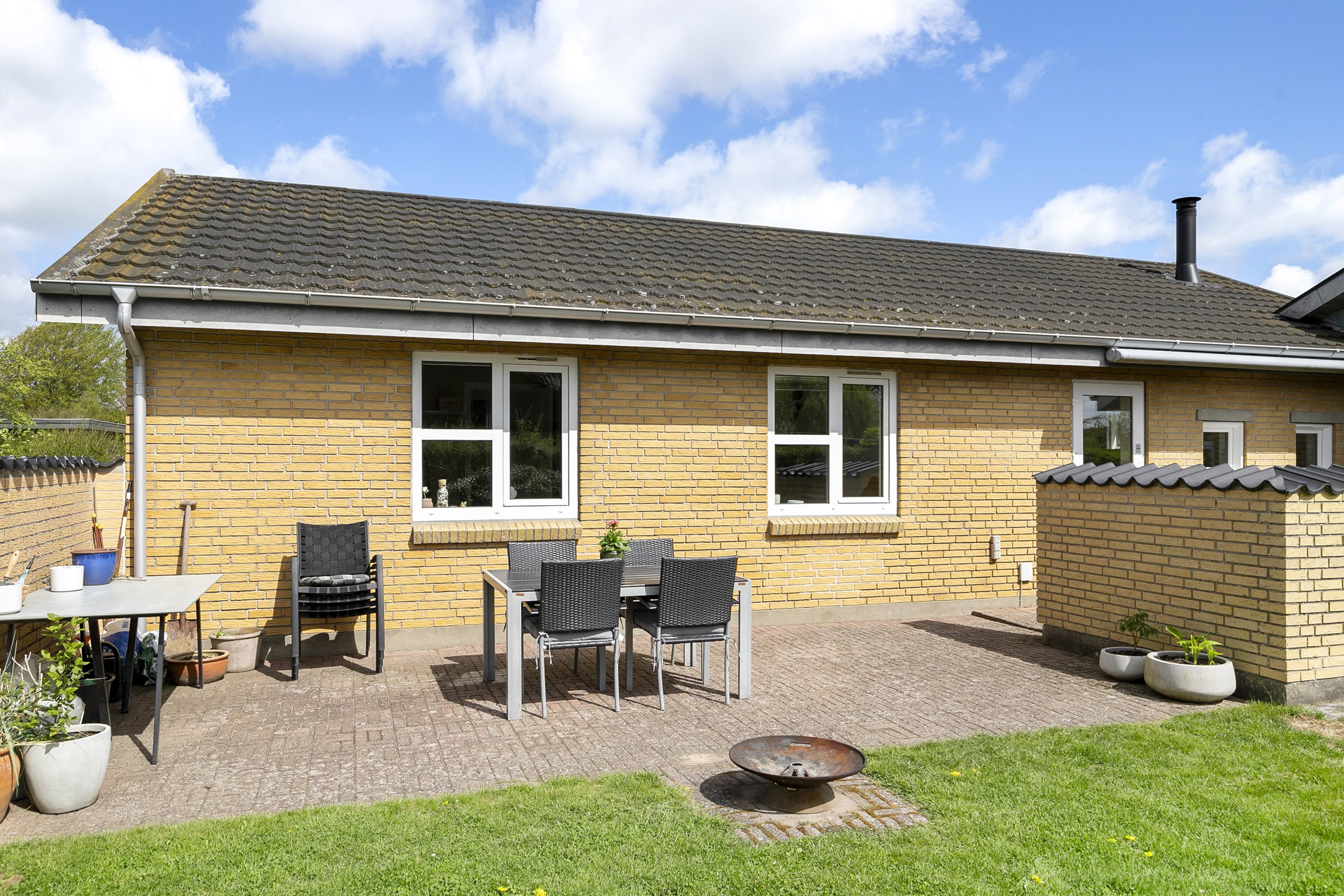 Fremhævet terrasse billede i fuldskærmstilstand. Billede af Havørnens Vænge 5, 9700 Brønderslev