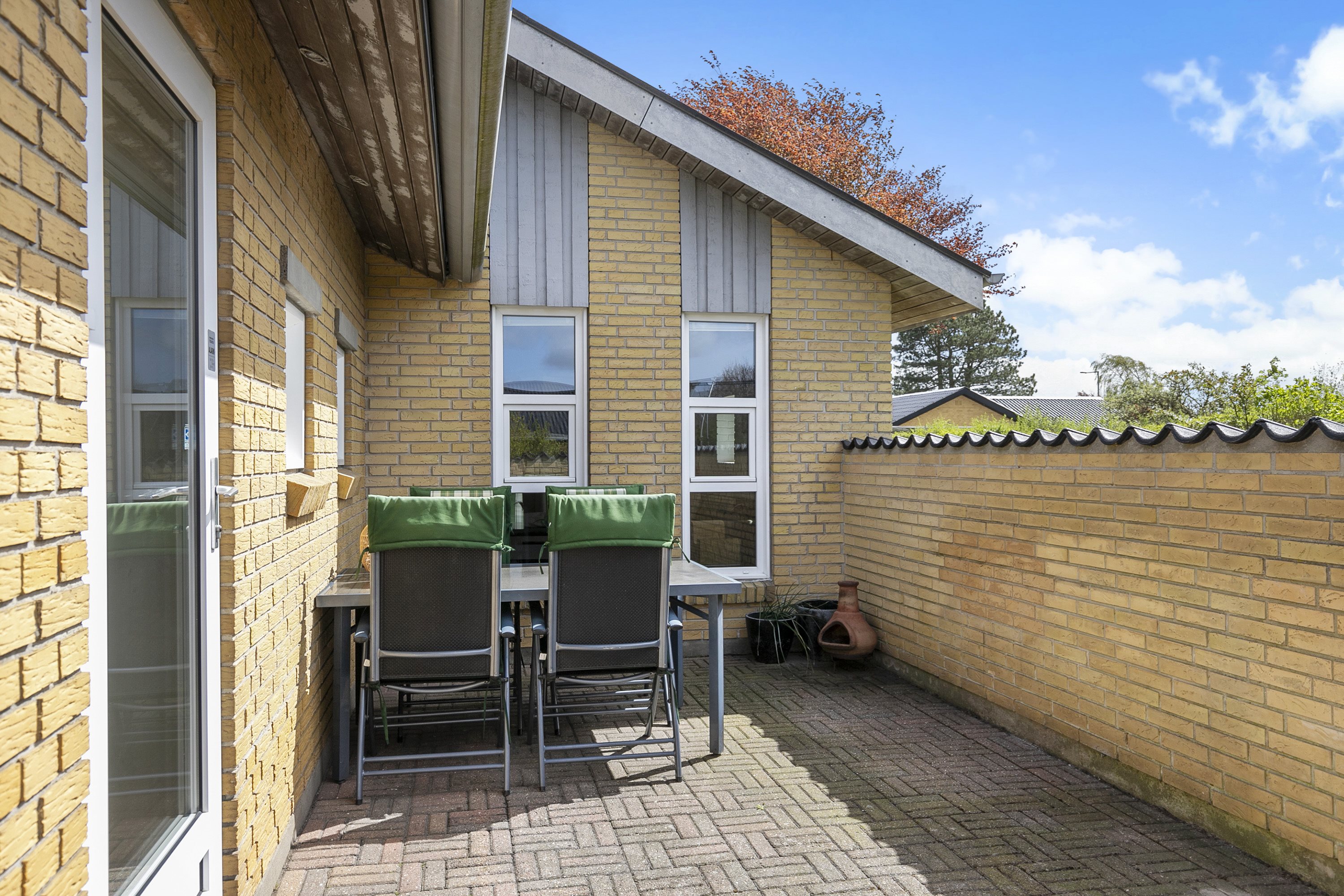 Fremhævet terrasse billede i fuldskærmstilstand. Billede af Havørnens Vænge 5, 9700 Brønderslev