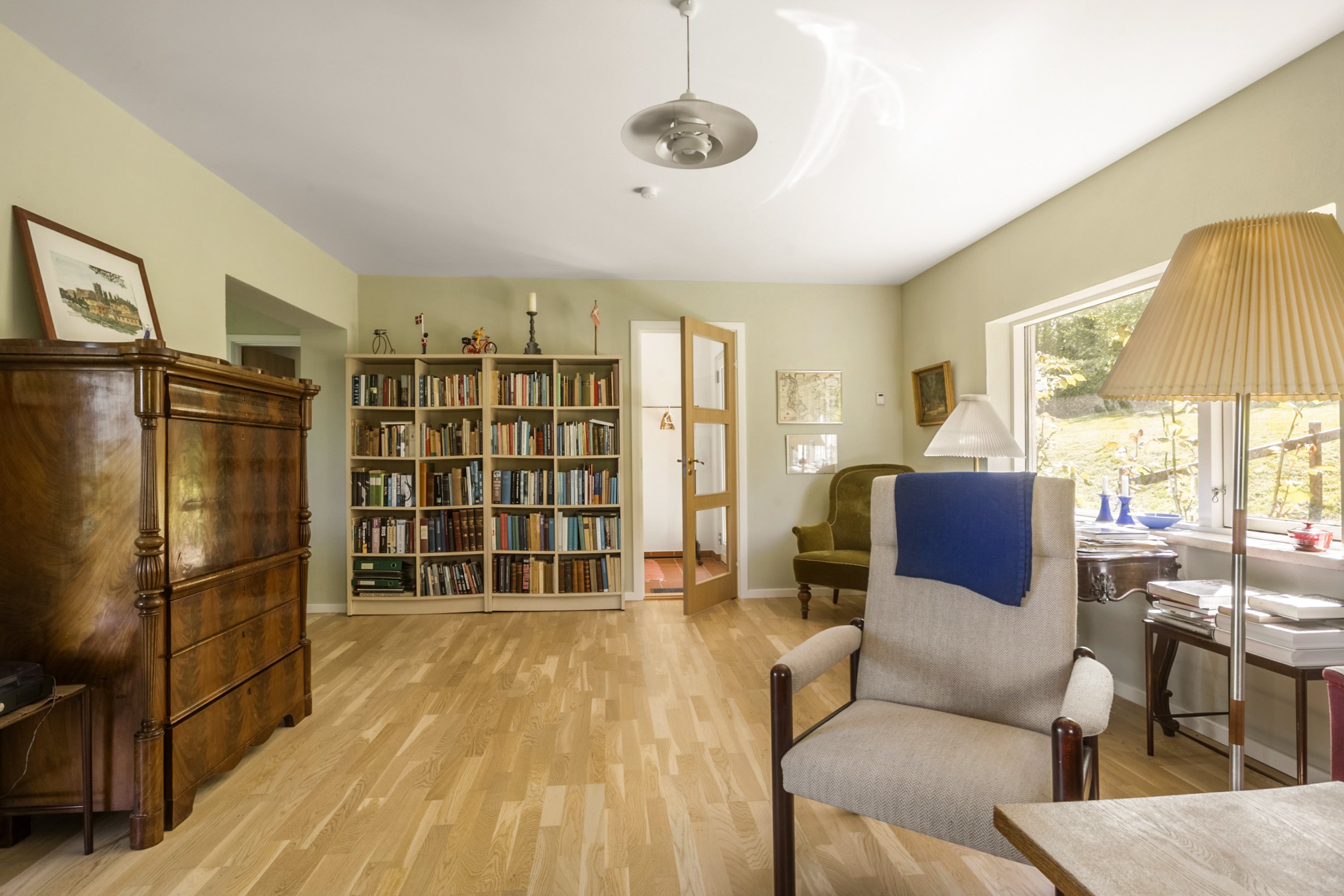 Fremhævet stue billede i fuldskærmstilstand. Billede af Varnæsvej 137, 6200 Aabenraa