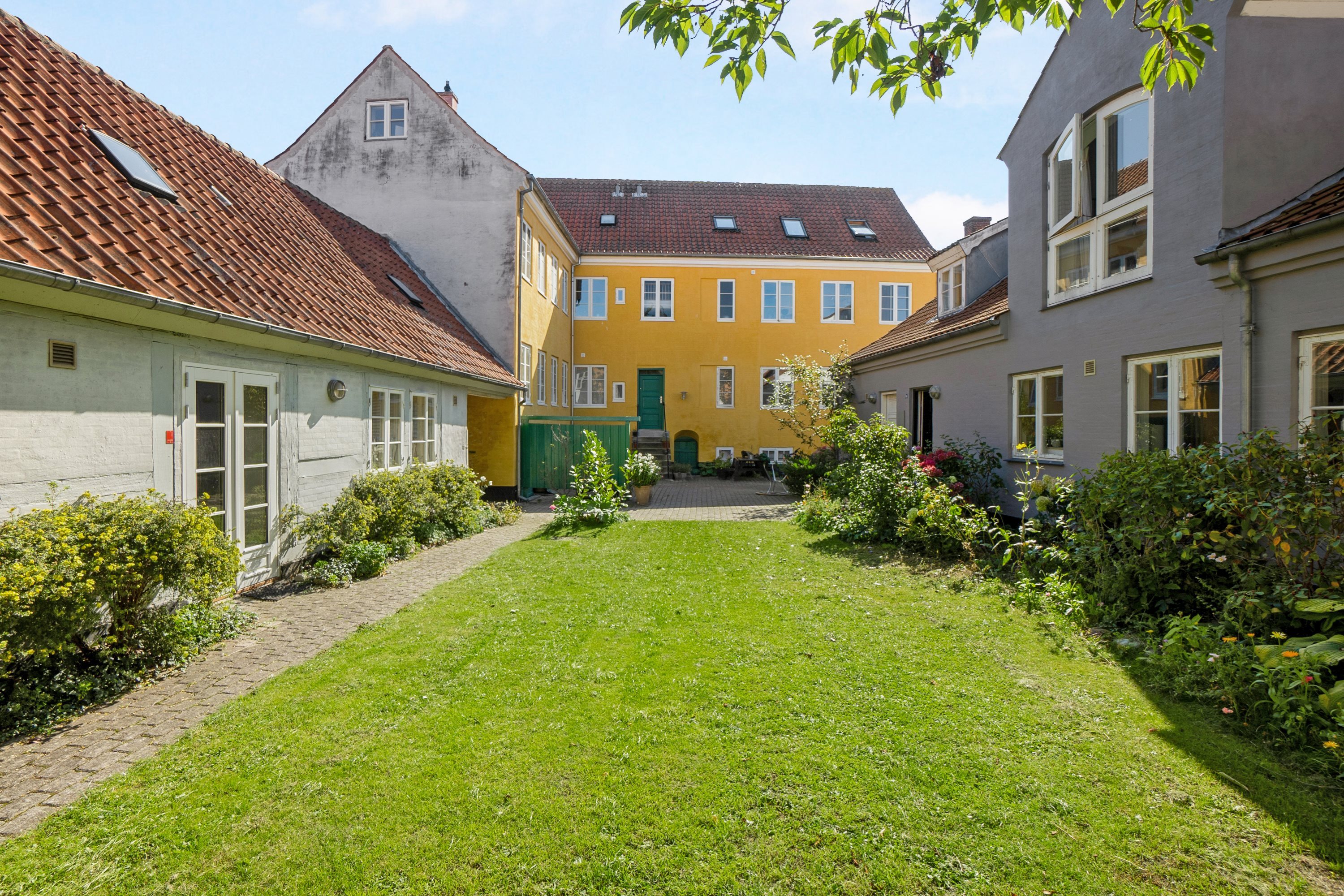 Fremhævet fælles gårdmiljø billede i fuldskærmstilstand. Billede af Strandgade 45A, 1. tv., 3000 Helsingør