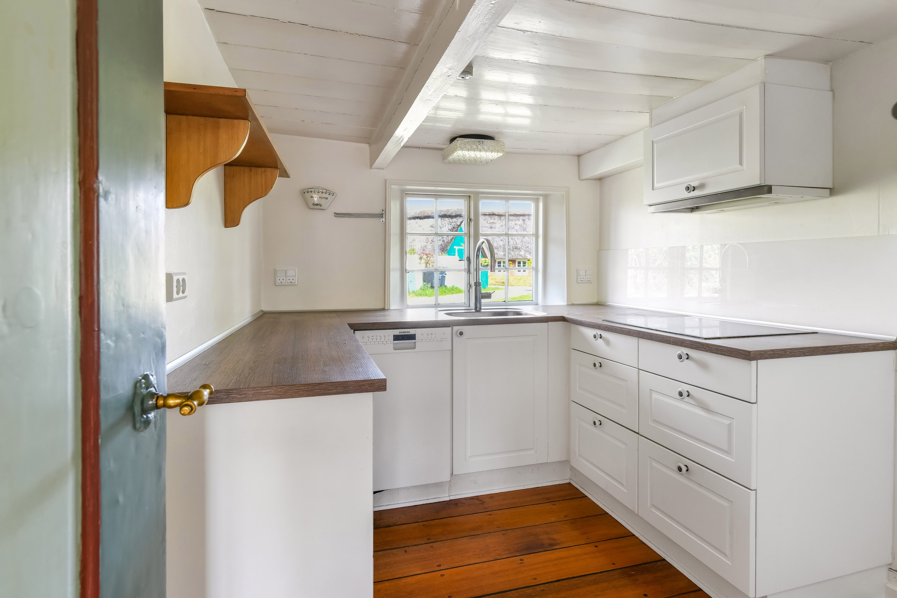 Fremhævet køkken billede i fuldskærmstilstand. Billede af Landevejen 46, Sønderho, 6720 Fanø