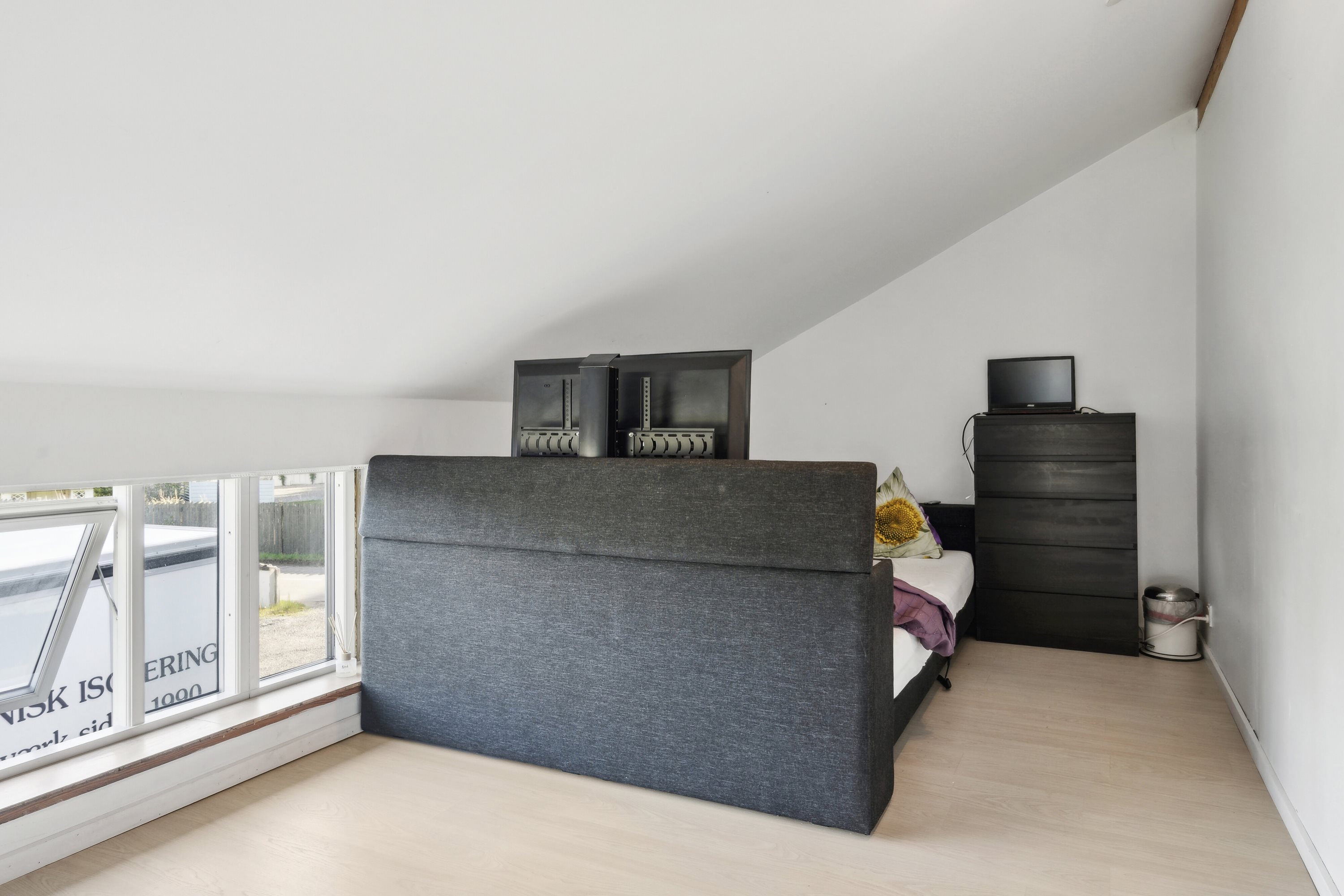 Fremhævet soveværelse billede i fuldskærmstilstand. Billede af Svenstrupvejen 44, 4130 Viby Sjælland