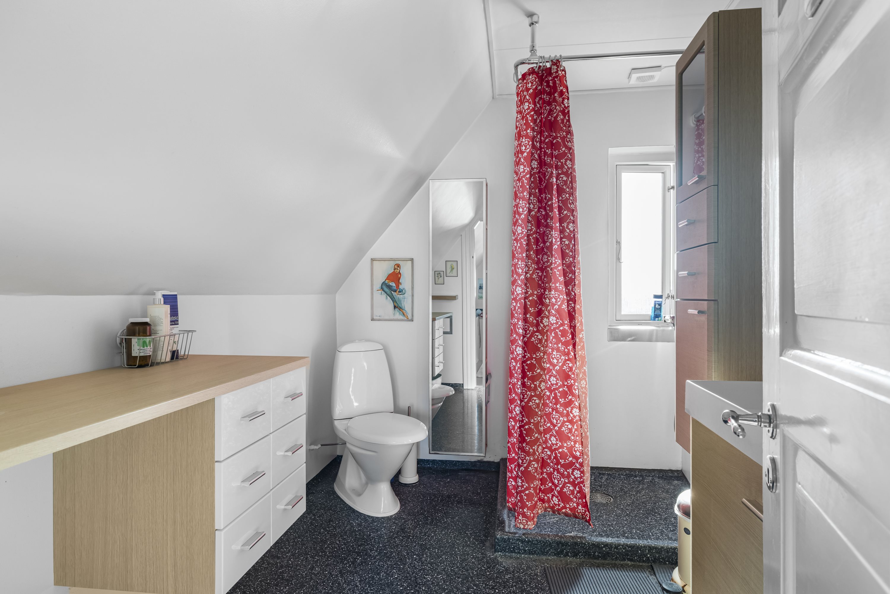 Fremhævet badeværelse billede i fuldskærmstilstand. Billede af Odinsvej 12, 7000 Fredericia