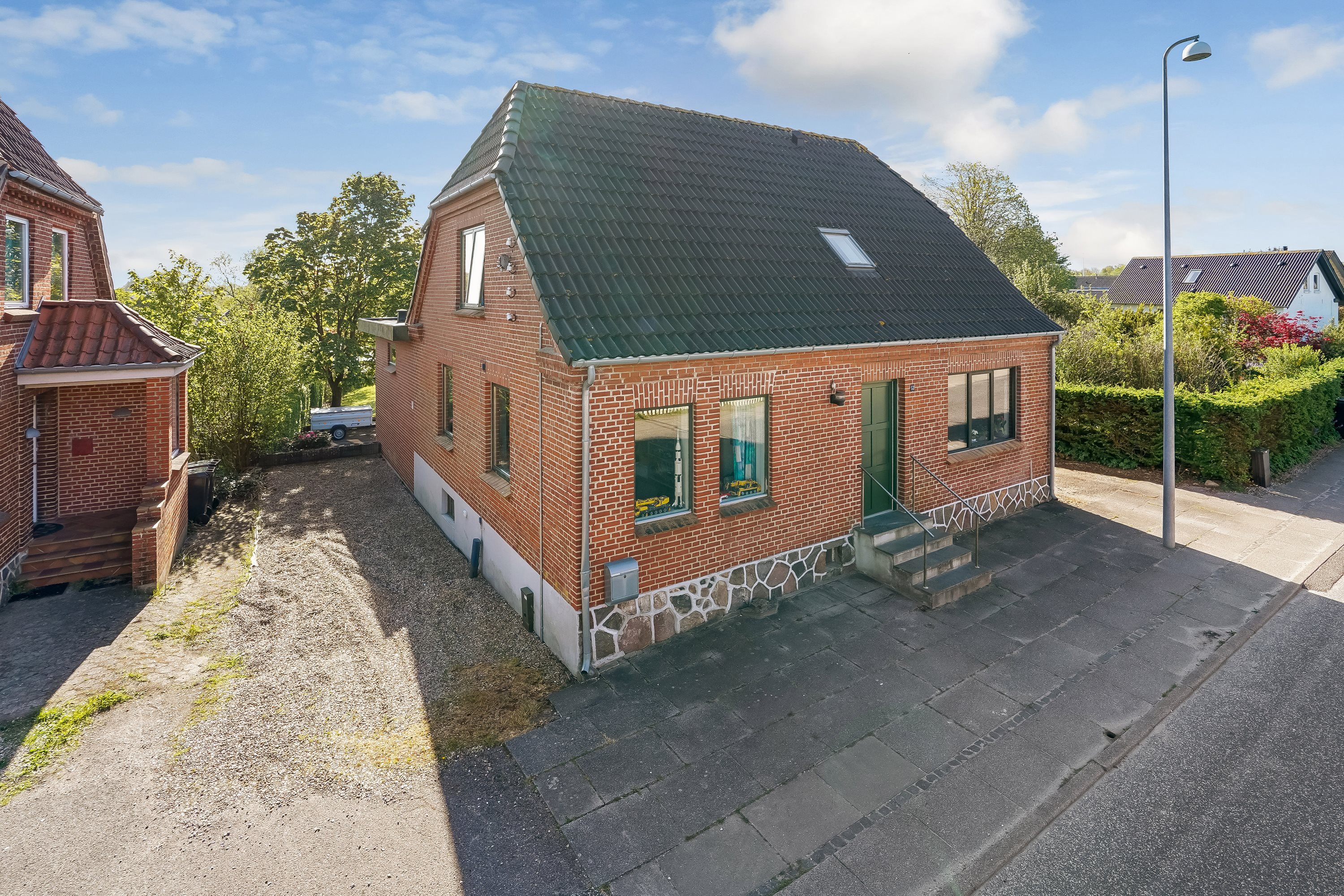 Fremhævet ejendommen billede i fuldskærmstilstand. Billede af Langgade 53, 7321 Gadbjerg