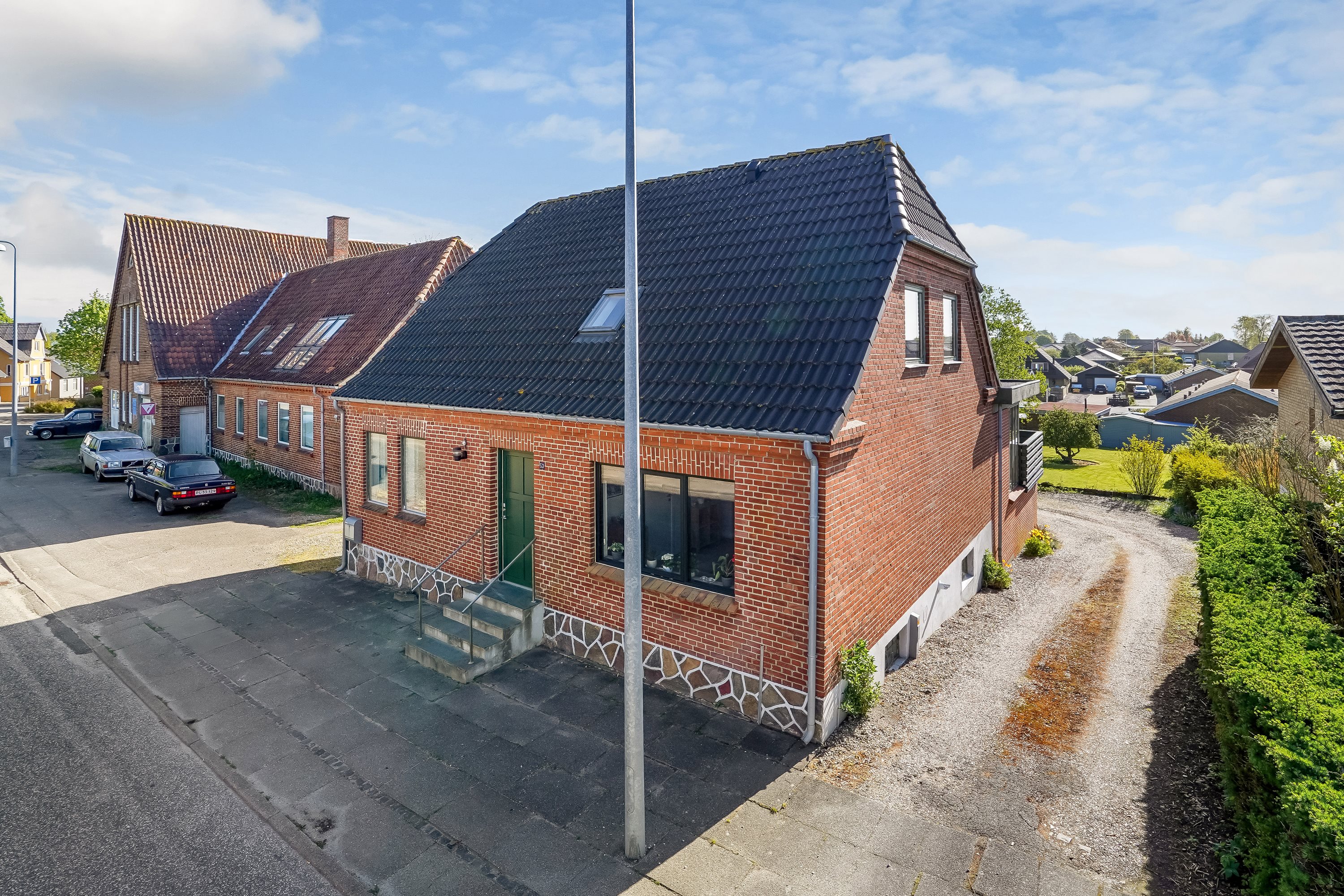 Fremhævet ejendommen billede i fuldskærmstilstand. Billede af Langgade 53, 7321 Gadbjerg