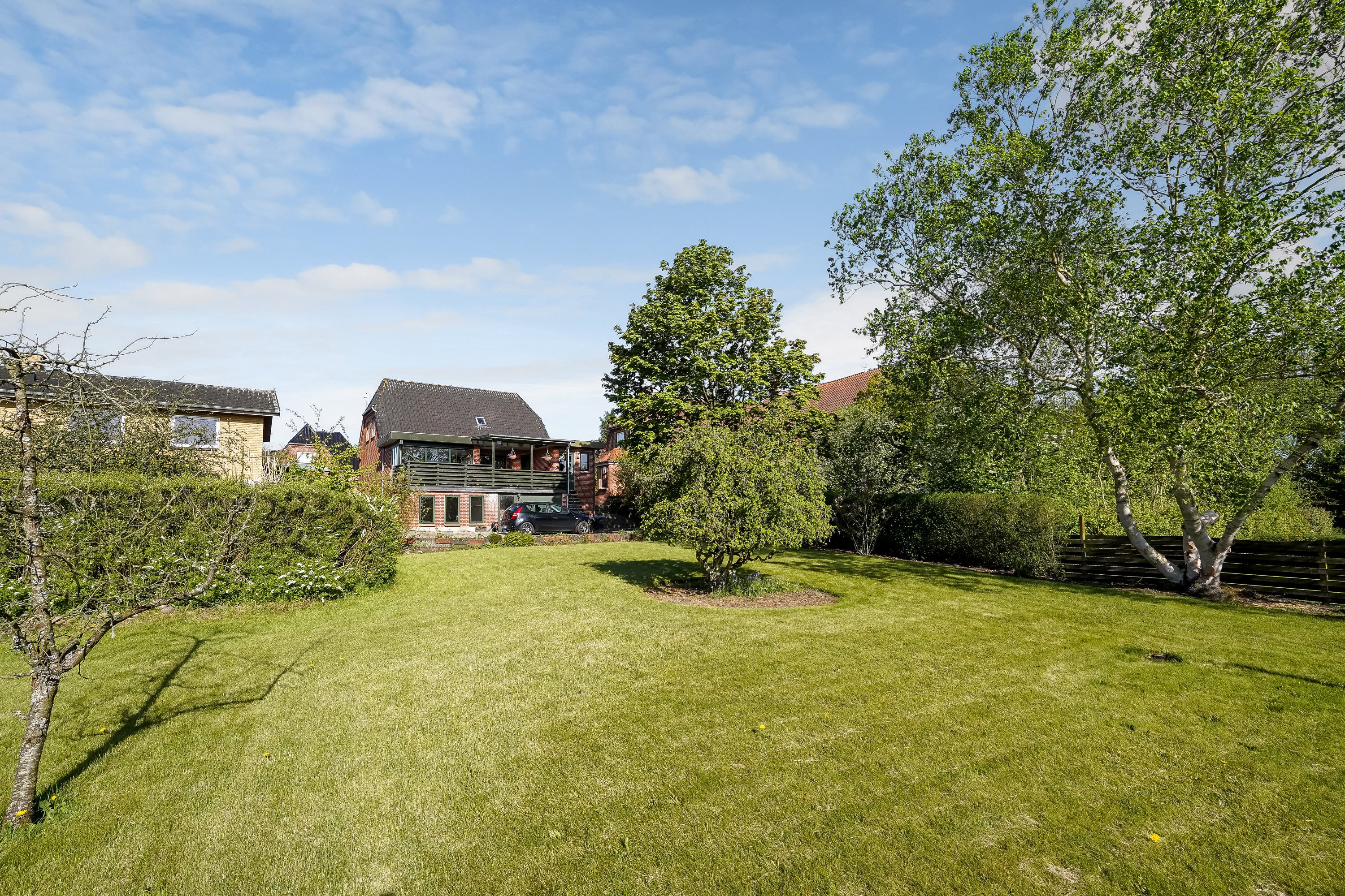 Fremhævet have billede i fuldskærmstilstand. Billede af Langgade 53, 7321 Gadbjerg