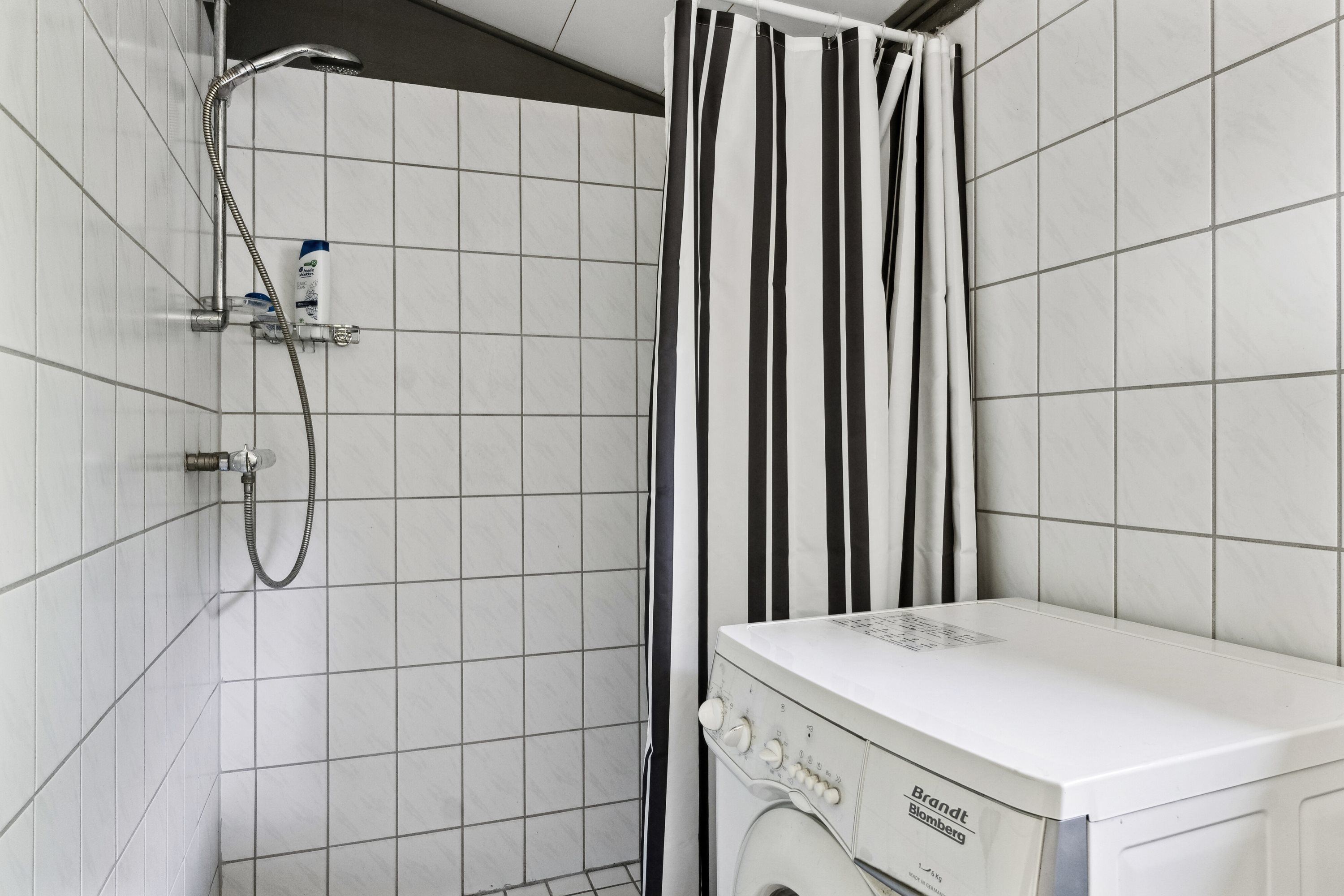 Fremhævet badeværelse billede i fuldskærmstilstand. Billede af Rønnebærvej 4A, 4500 Nykøbing Sj