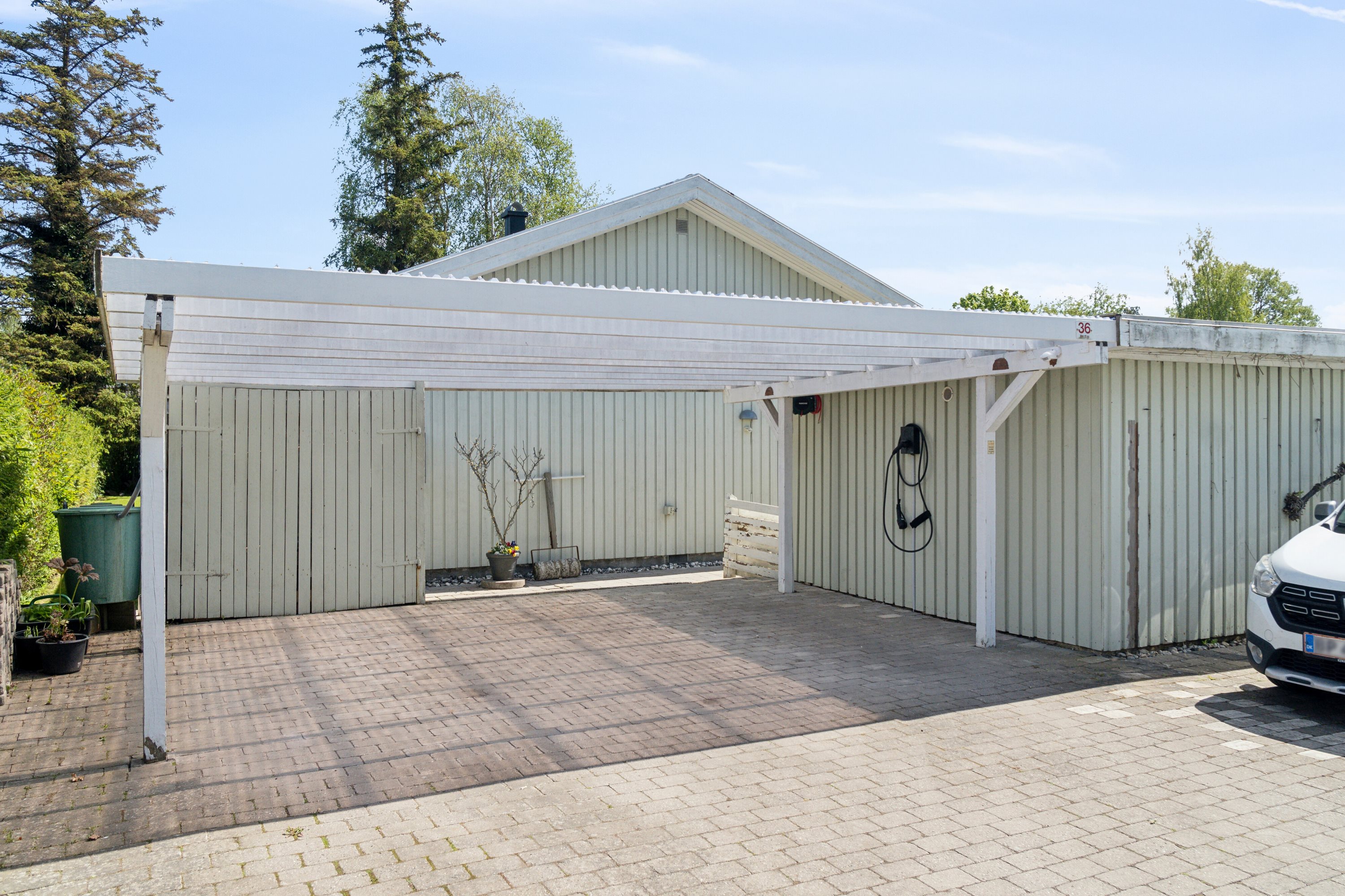 Fremhævet set fra vejen billede i fuldskærmstilstand. Billede af Fasanvænget 36, 4040 Jyllinge