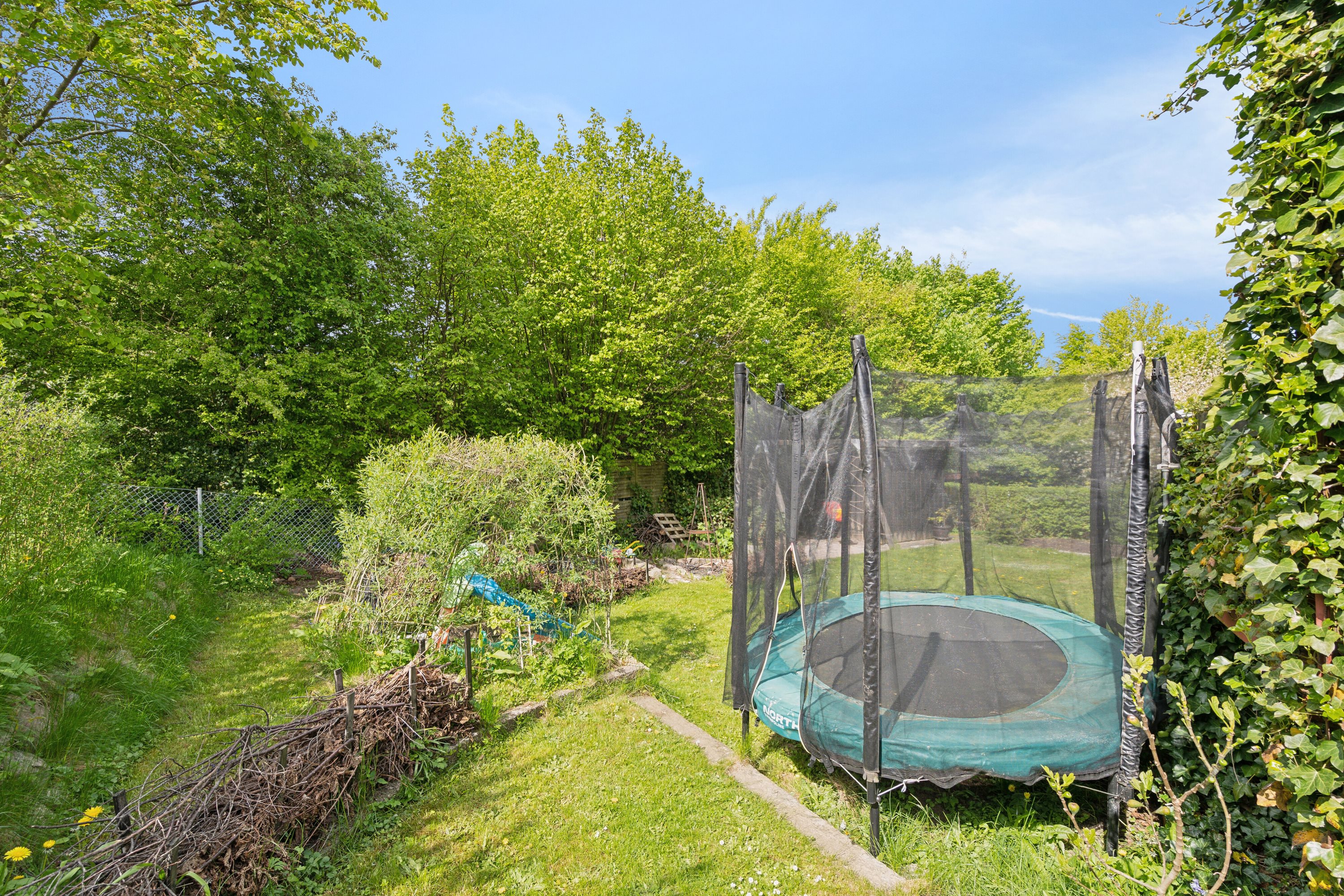 Fremhævet udendørs billede i fuldskærmstilstand. Billede af Bruuns Alle 14, 5700 Svendborg