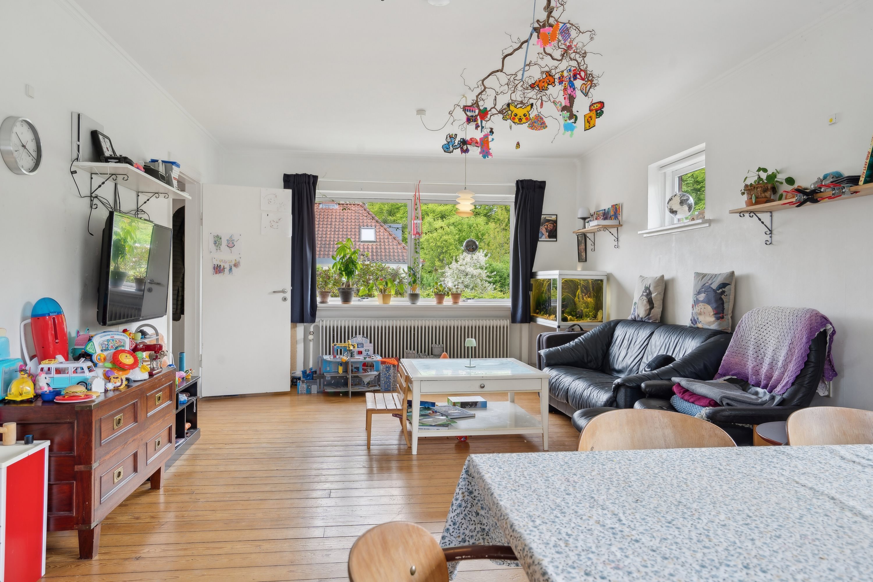 Fremhævet stue billede i fuldskærmstilstand. Billede af Bruuns Alle 14, 5700 Svendborg