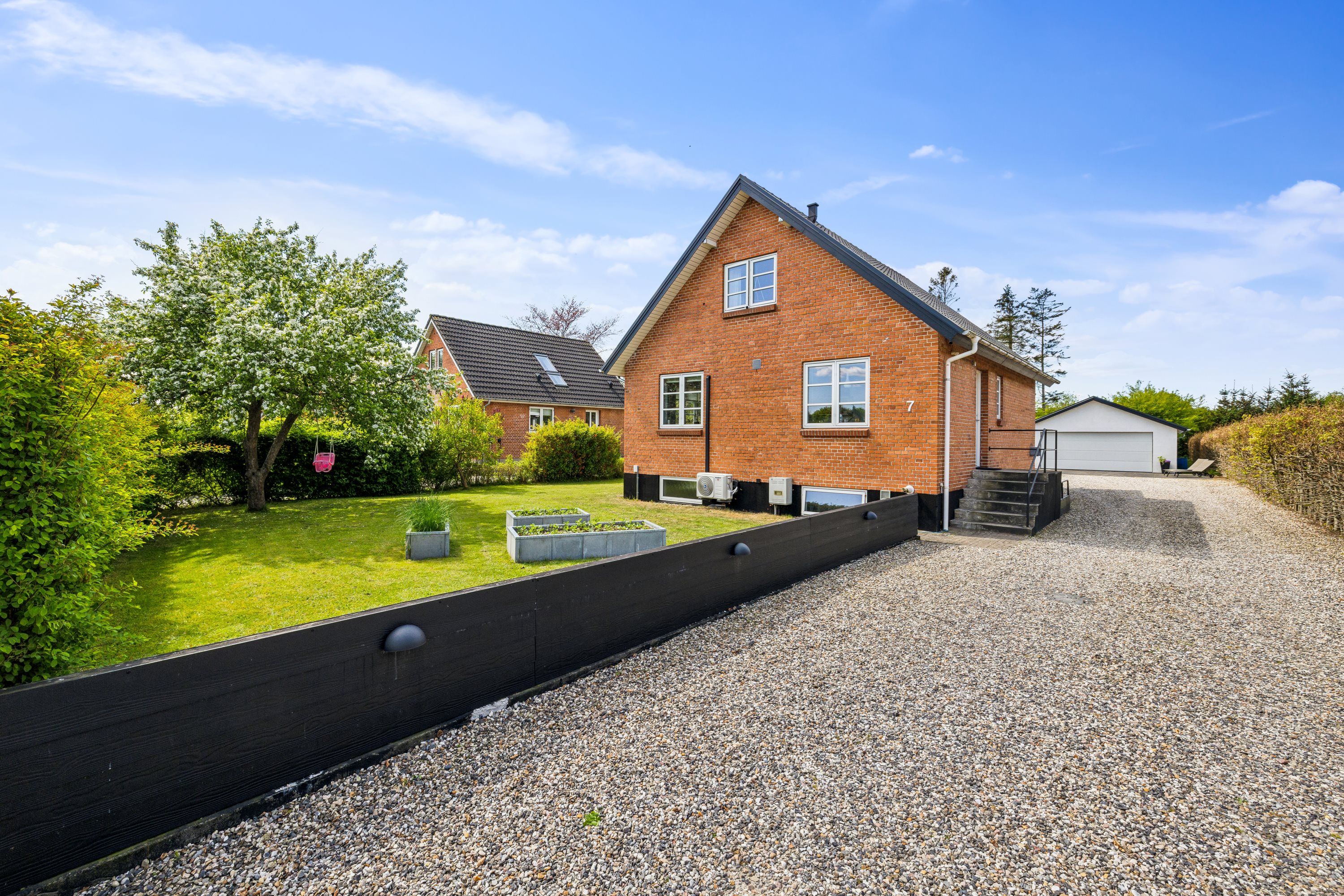 Villa: Ejendom 1 på Åbakken 7, Ravnstrup, 8800 Viborg