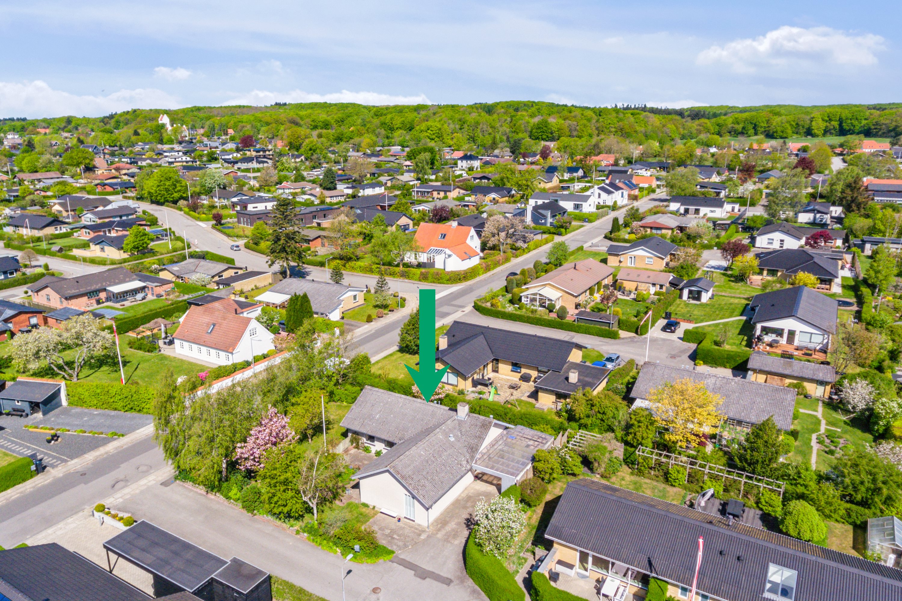 Fremhævet luftfoto billede i fuldskærmstilstand. Billede af Skippersmindevej 8, 9310 Vodskov