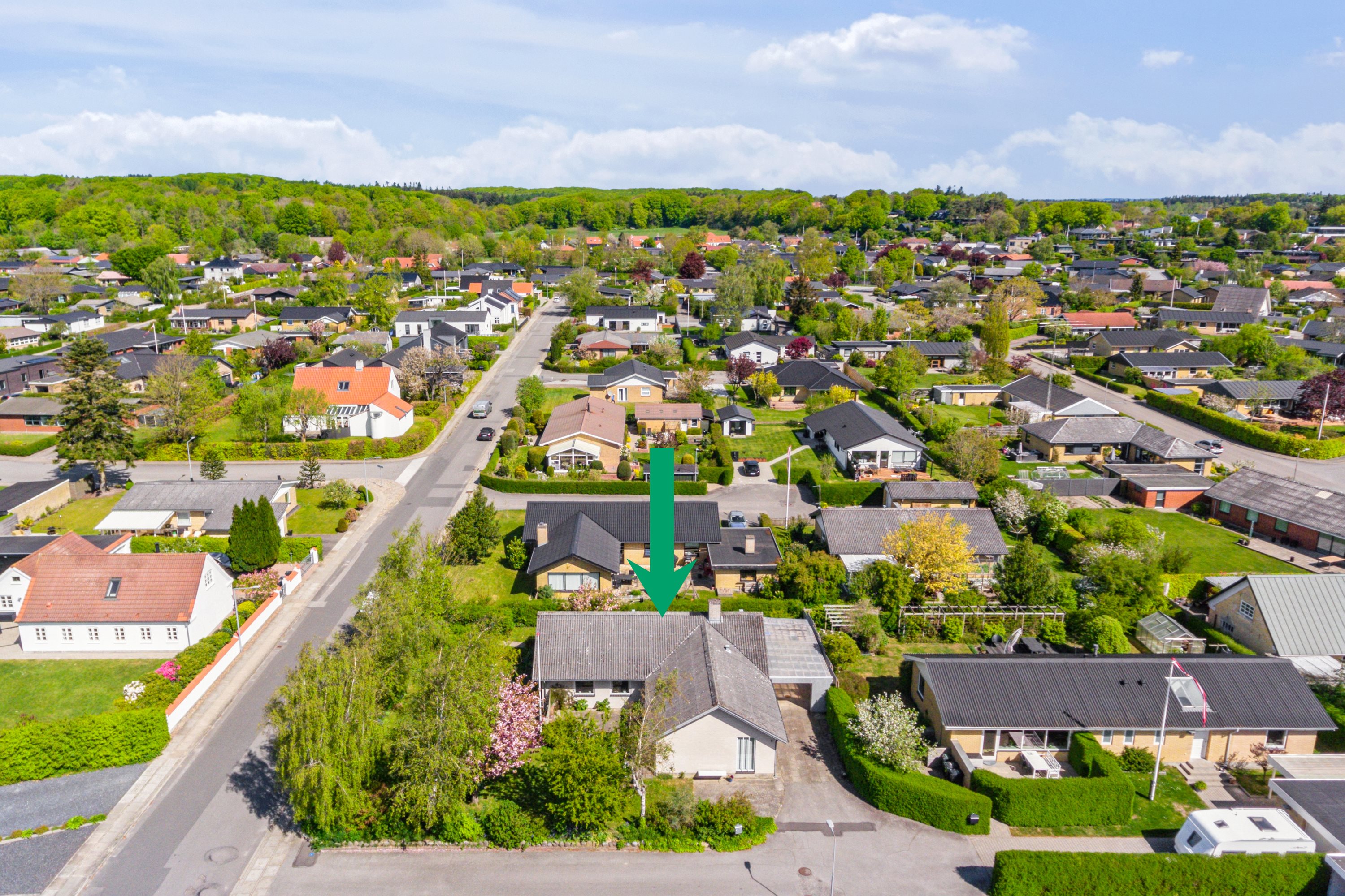 Fremhævet luftfoto billede i fuldskærmstilstand. Billede af Skippersmindevej 8, 9310 Vodskov