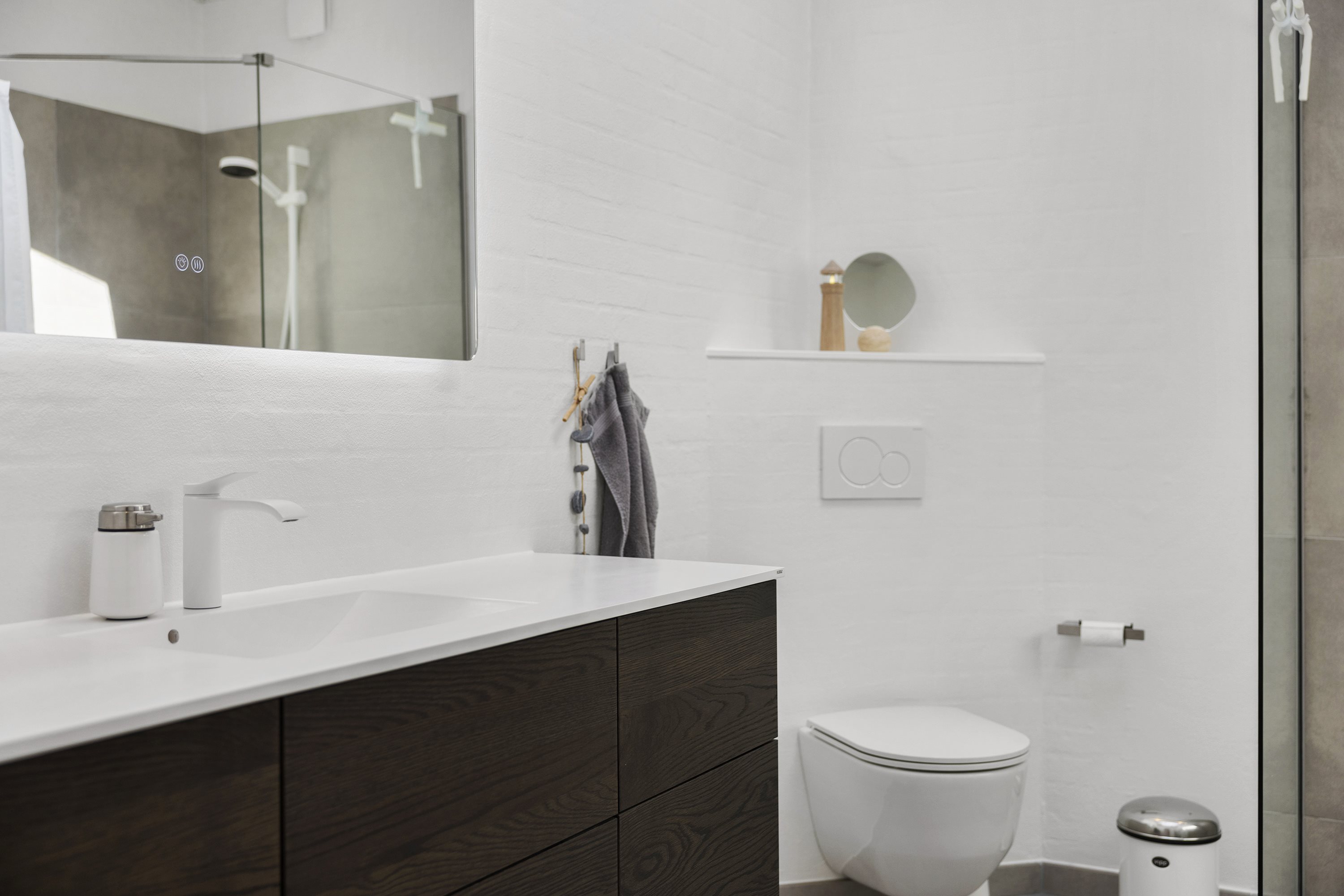 Fremhævet badeværelse billede i fuldskærmstilstand. Billede af Gustav Wieds Vej 1, 9900 Frederikshavn