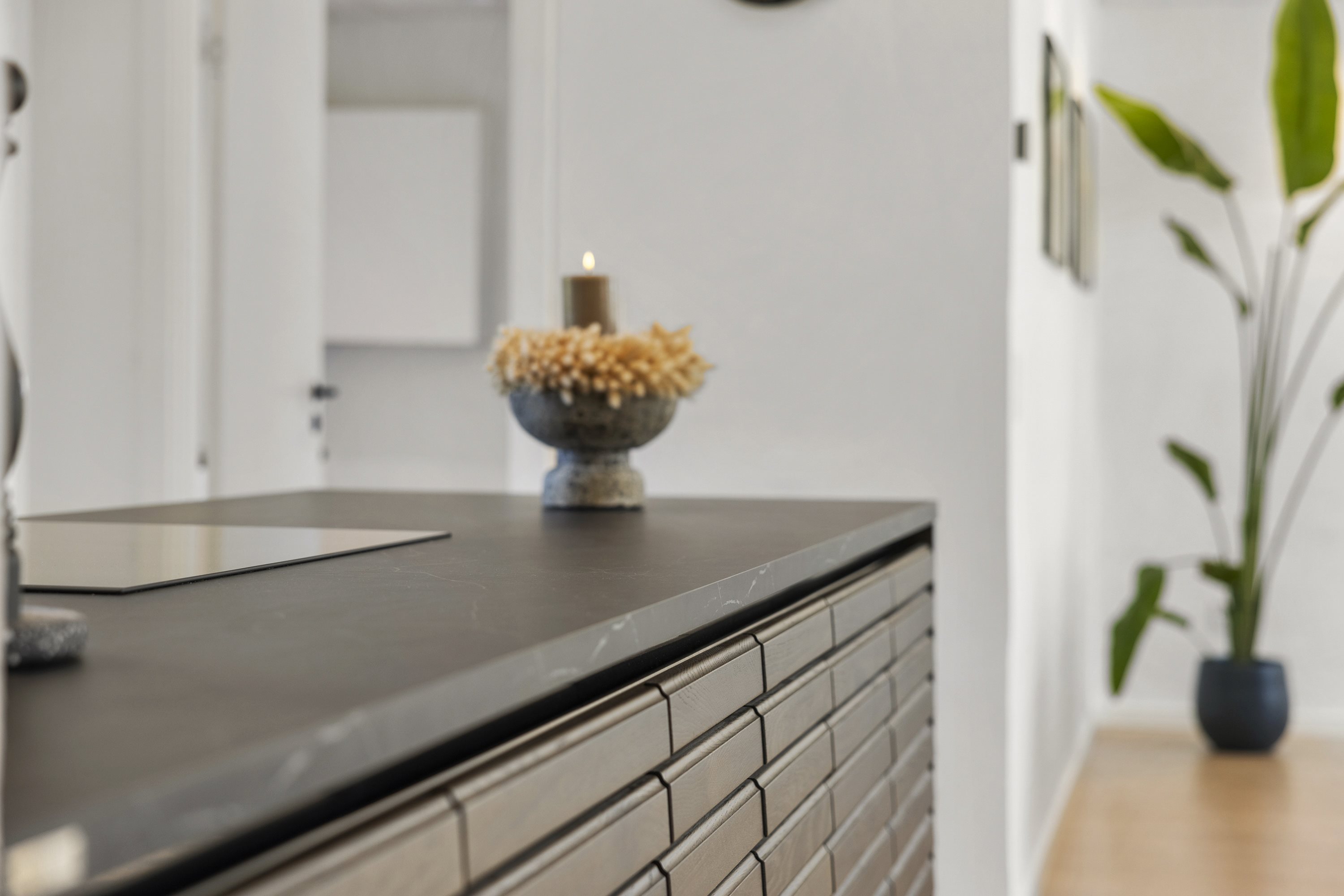 Fremhævet køkken billede i fuldskærmstilstand. Billede af Gustav Wieds Vej 1, 9900 Frederikshavn