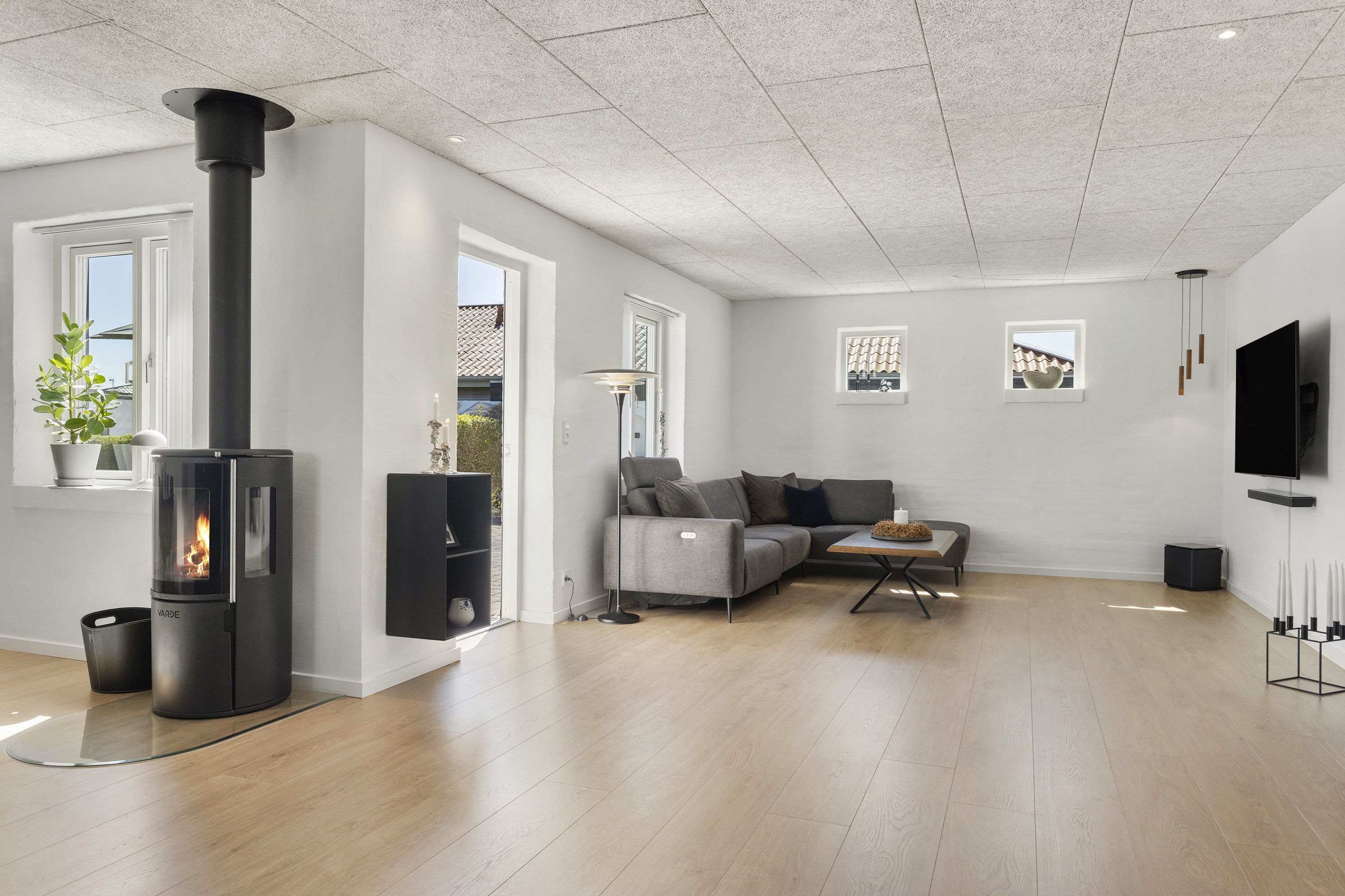 Fremhævet stue billede i fuldskærmstilstand. Billede af Gustav Wieds Vej 1, 9900 Frederikshavn