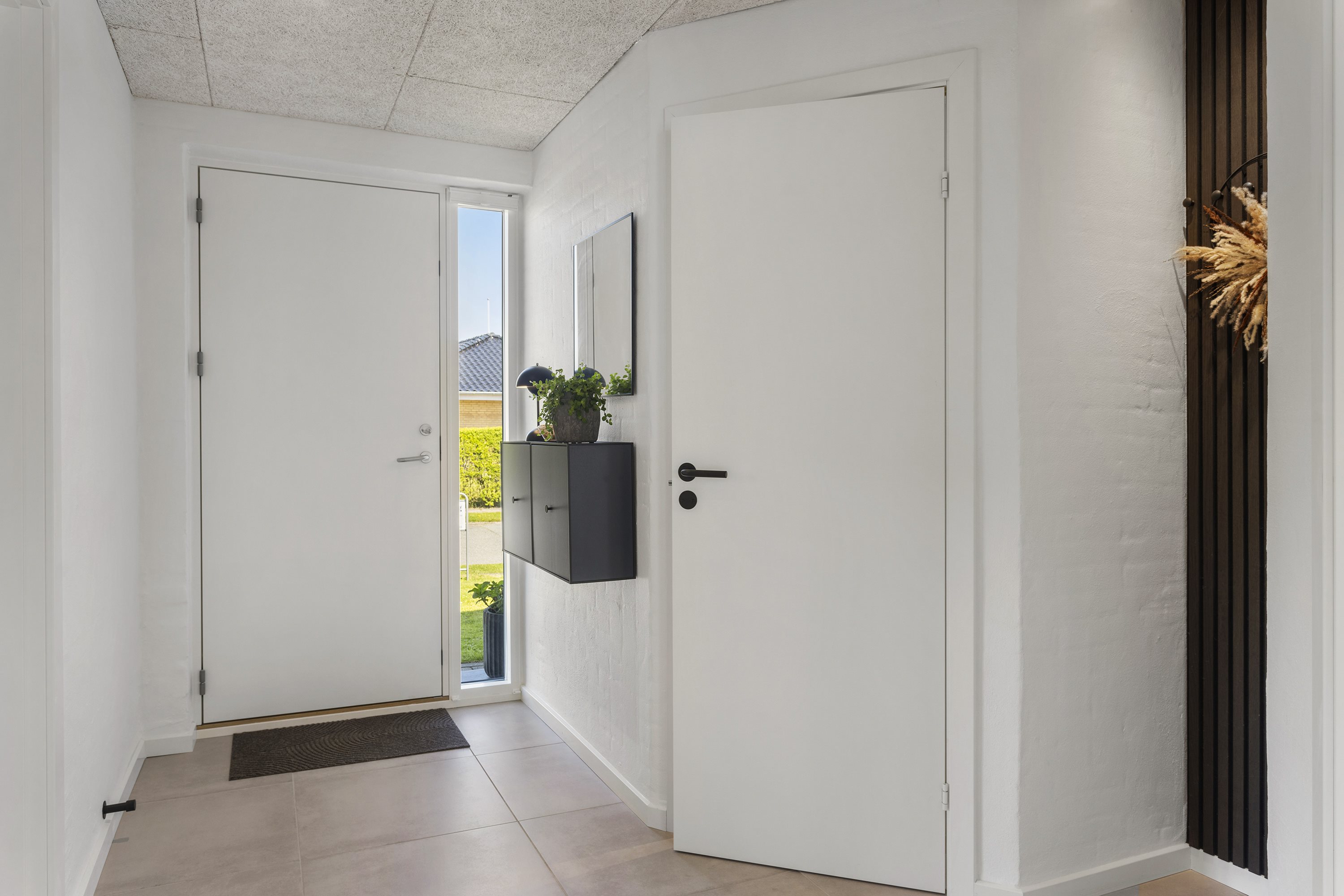 Fremhævet entré billede i fuldskærmstilstand. Billede af Gustav Wieds Vej 1, 9900 Frederikshavn