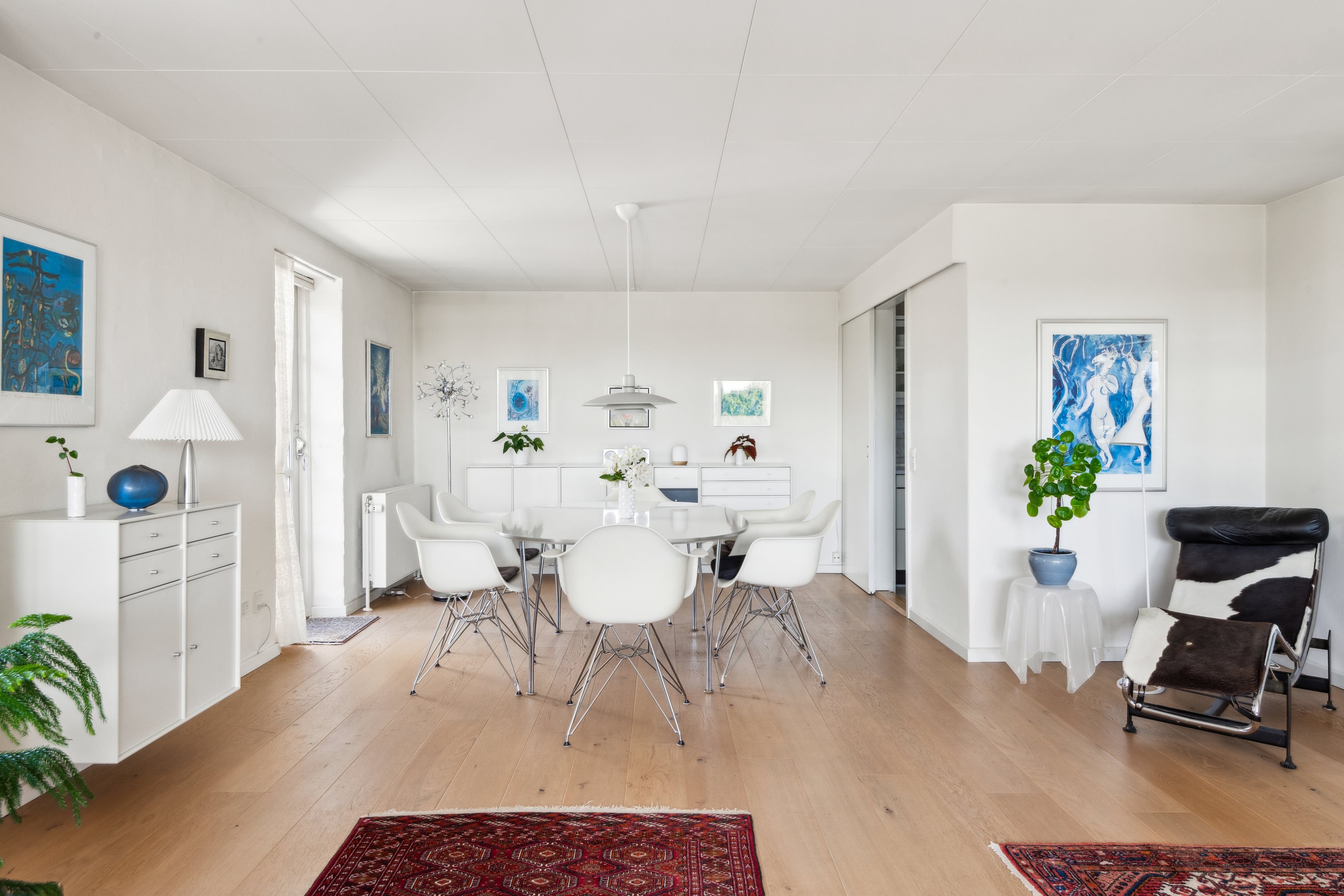 Fremhævet stue billede i fuldskærmstilstand. Billede af Johan Skjoldborgs Vej 37, 9200 Aalborg SV